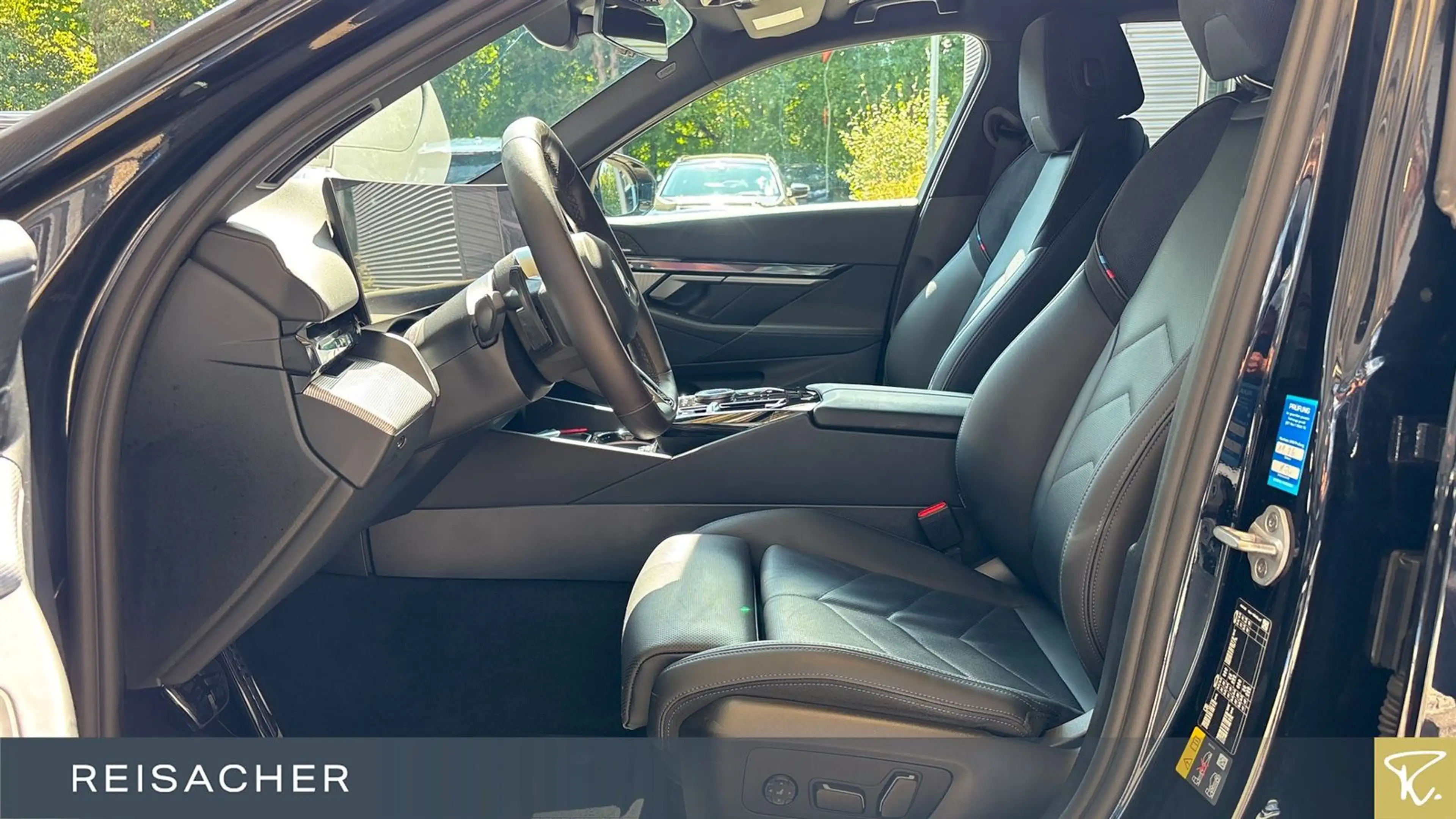 BMW i5 A eDrive40 Tou M-Sport,Pano,DA+,LHZ,LED — photo 4