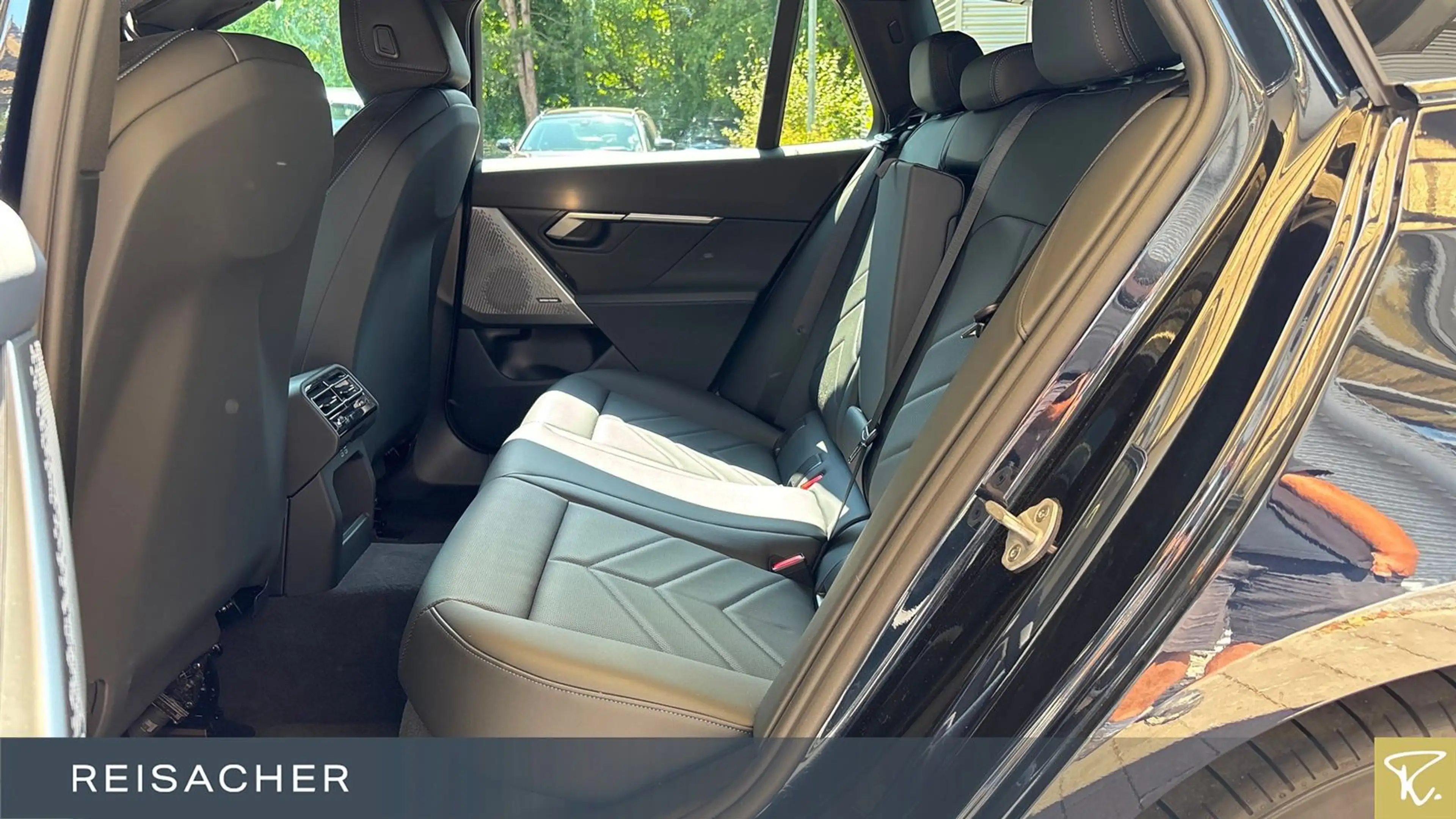 BMW i5 A eDrive40 Tou M-Sport,Pano,DA+,LHZ,LED — photo 8