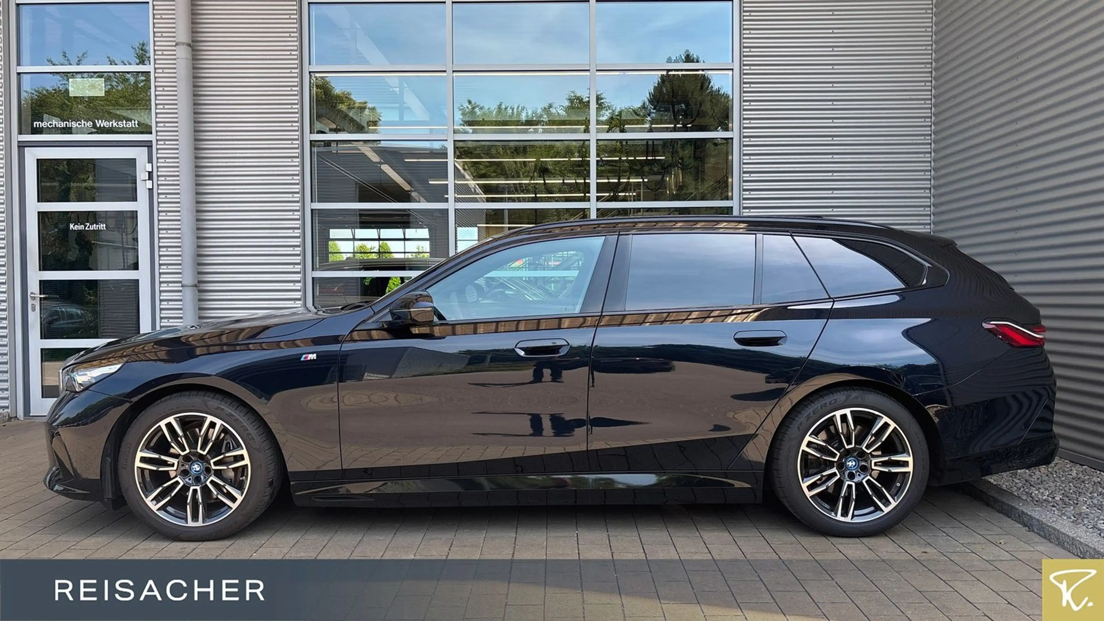 BMW i5 A eDrive40 Tou M-Sport,Pano,DA+,LHZ,LED — photo 9