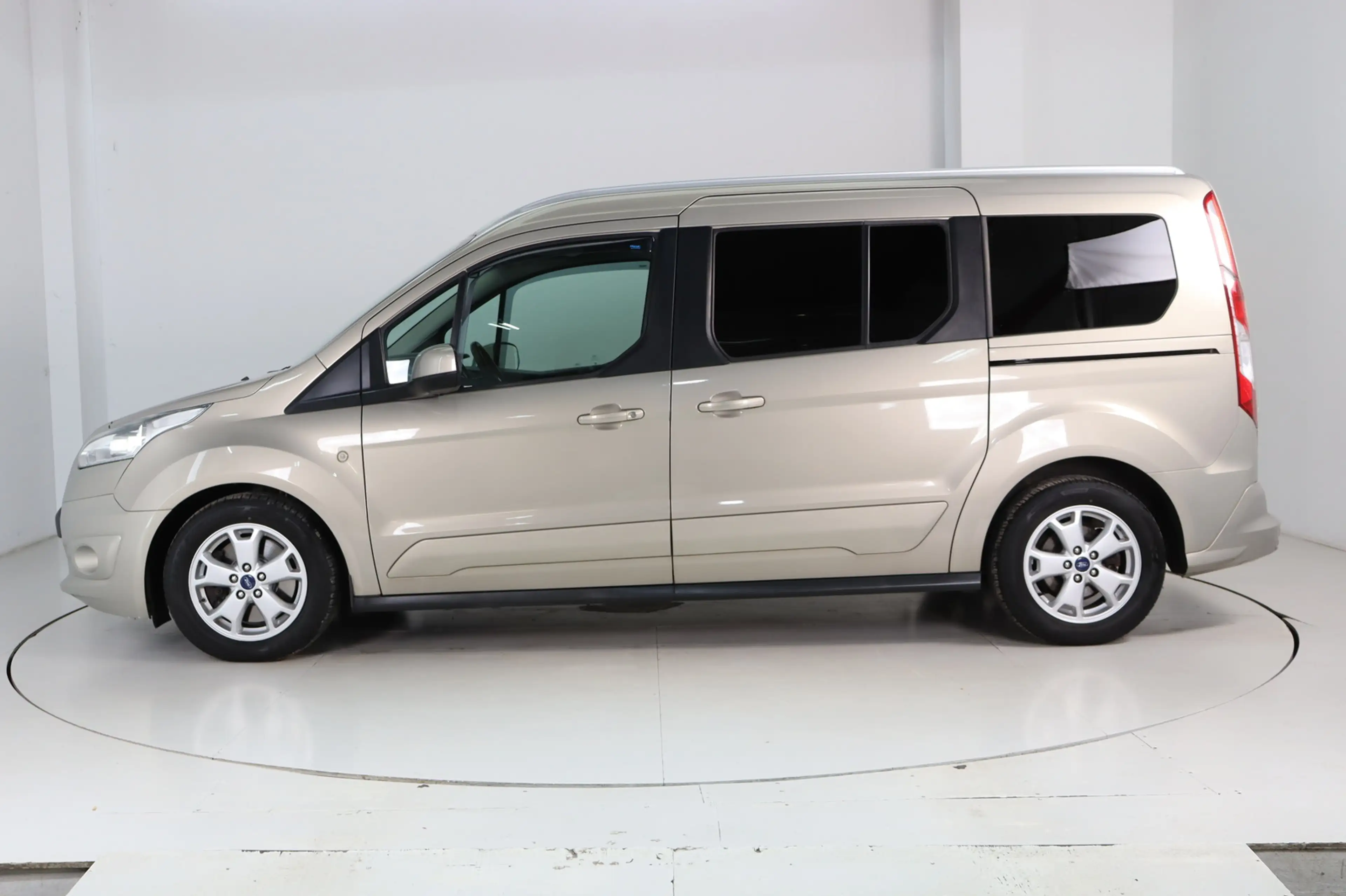 Ford Grand Tourneo Connect 1.5 TDCi * 7 Si. * Navi * Titanium — photo 4