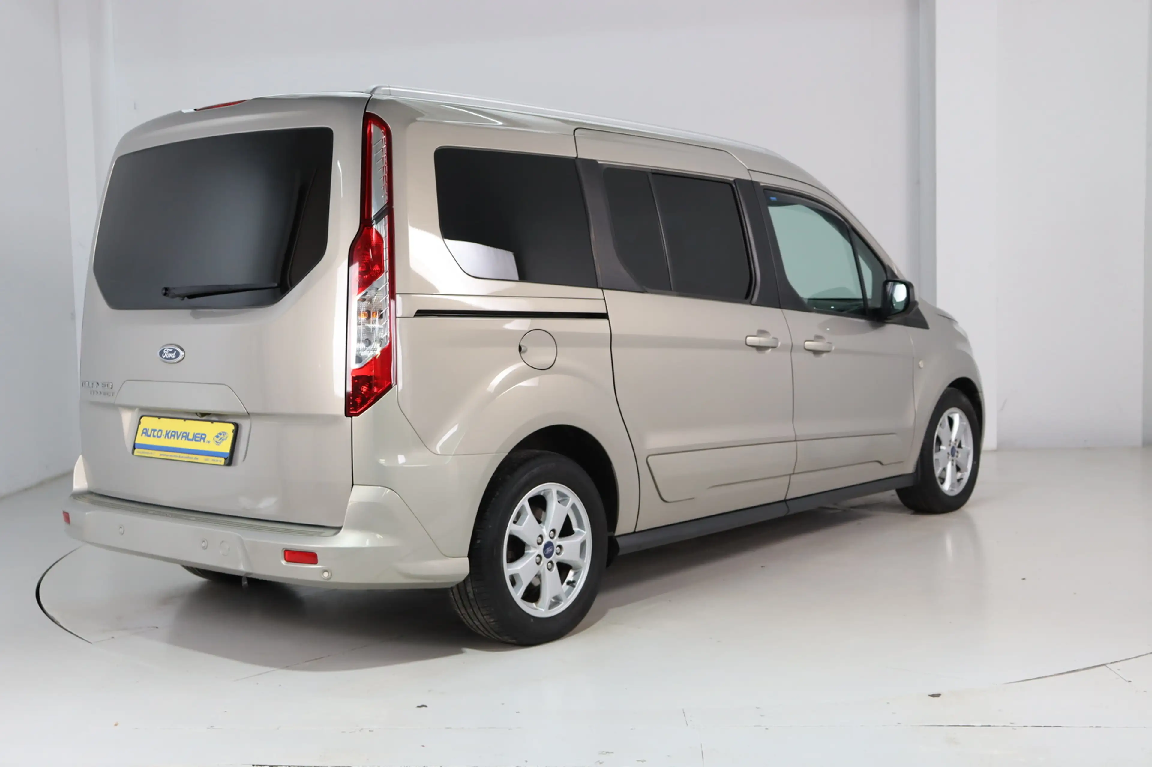 Ford Grand Tourneo Connect 1.5 TDCi * 7 Si. * Navi * Titanium — photo 8