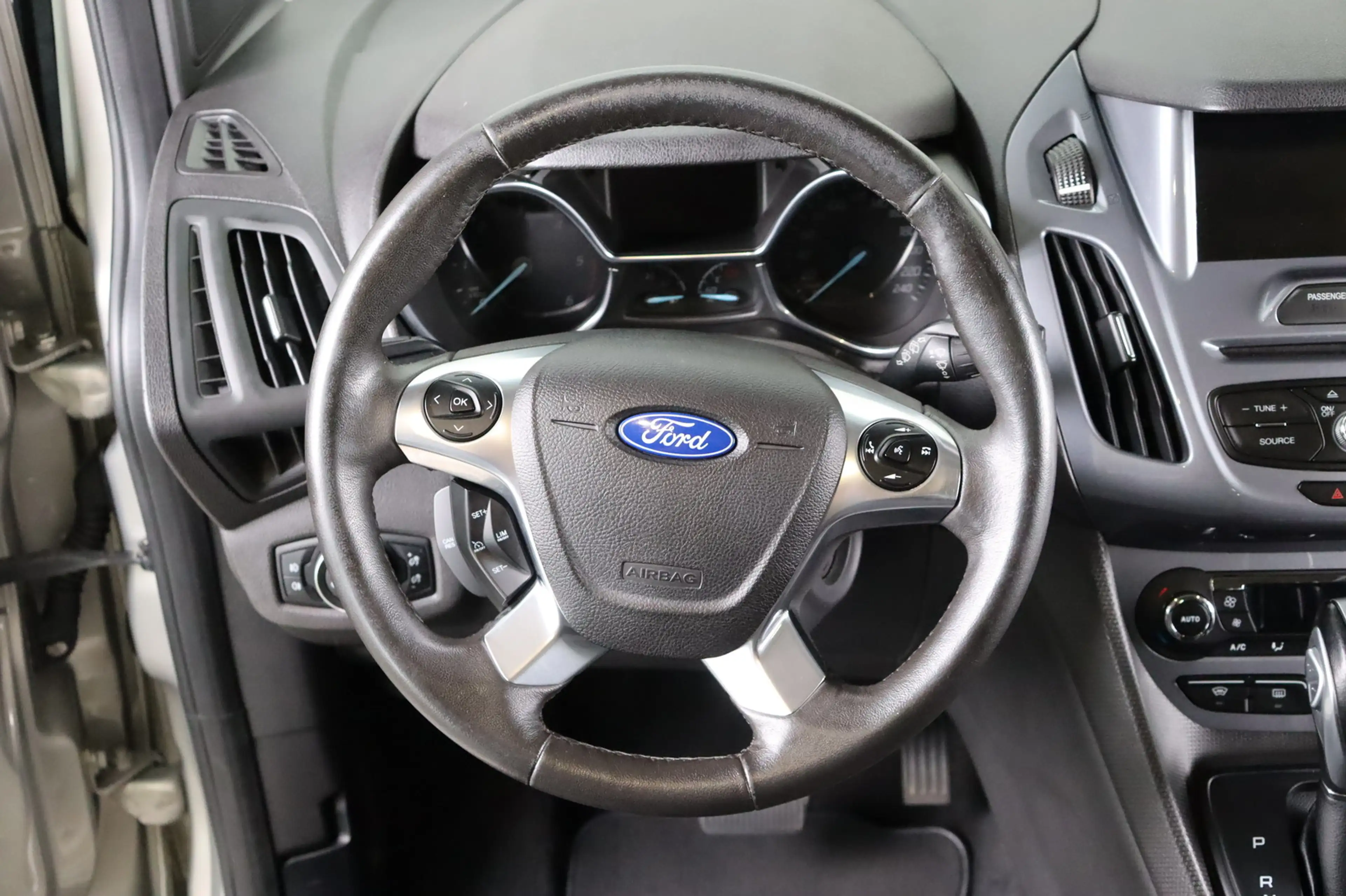 Ford Grand Tourneo Connect 1.5 TDCi * 7 Si. * Navi * Titanium — photo 10