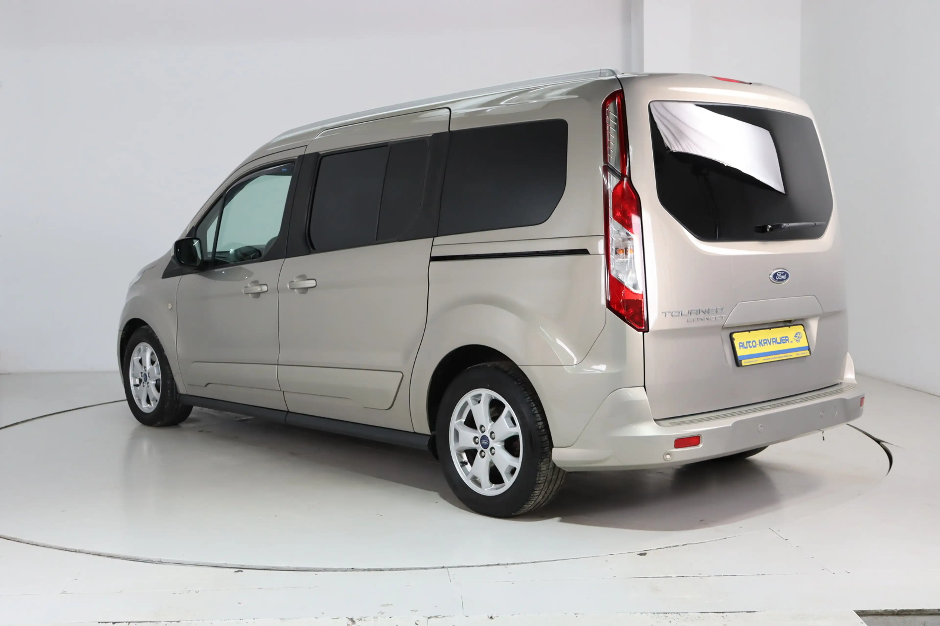 Ford Grand Tourneo Connect 1.5 TDCi * 7 Si. * Navi * Titanium — photo 6