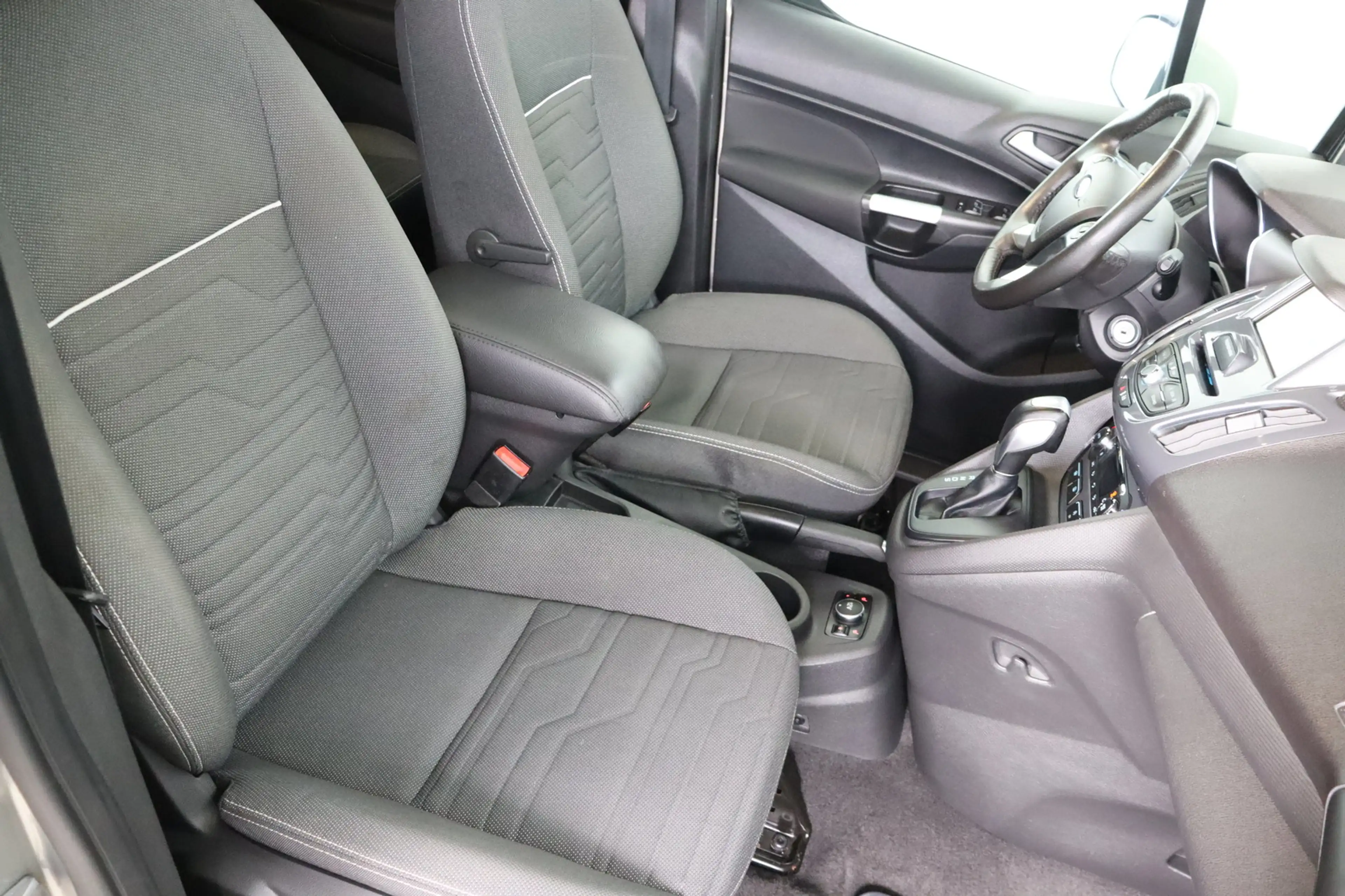 Ford Grand Tourneo Connect 1.5 TDCi * 7 Si. * Navi * Titanium — photo 14