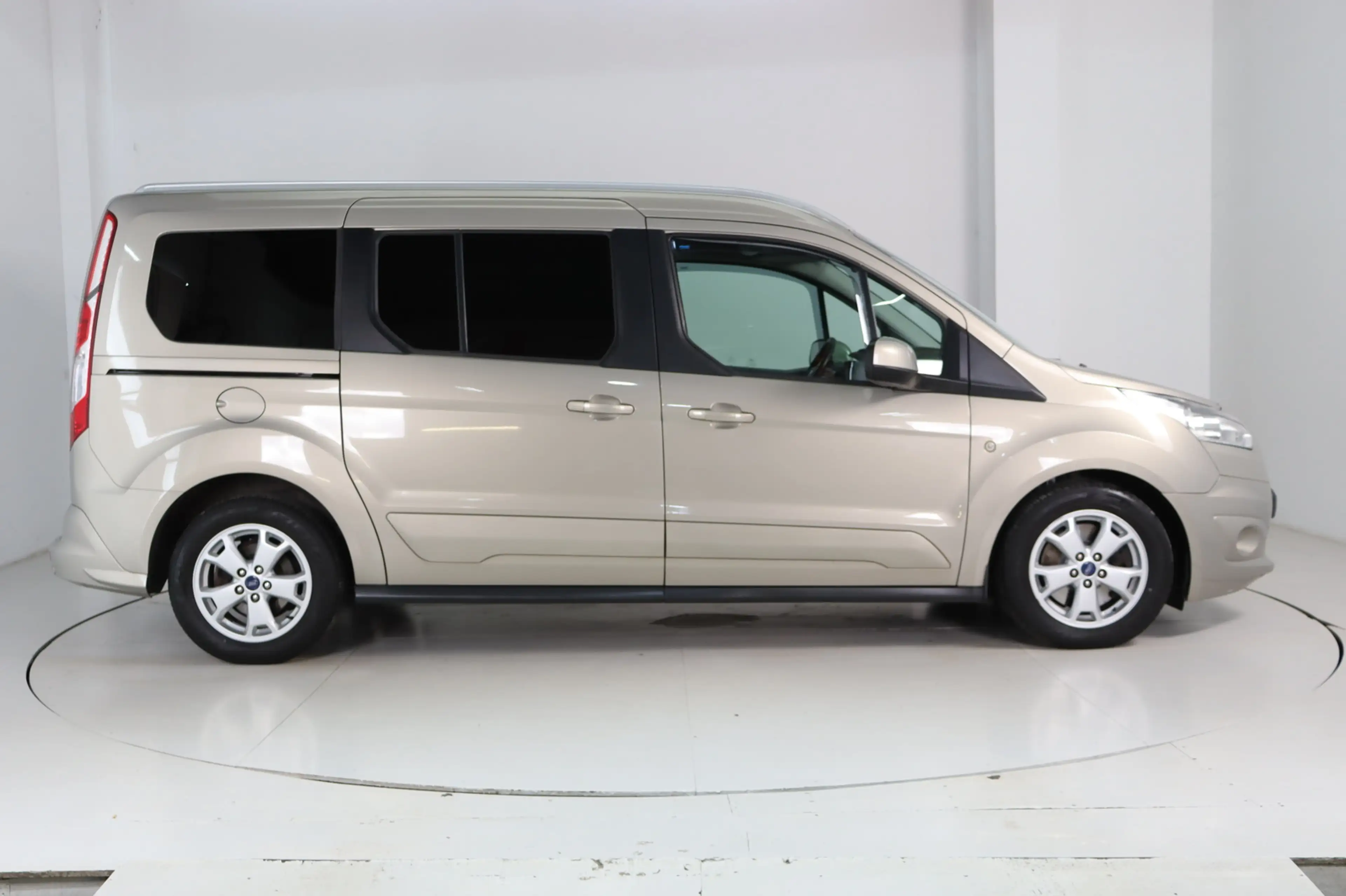 Ford Grand Tourneo Connect 1.5 TDCi * 7 Si. * Navi * Titanium — photo 5