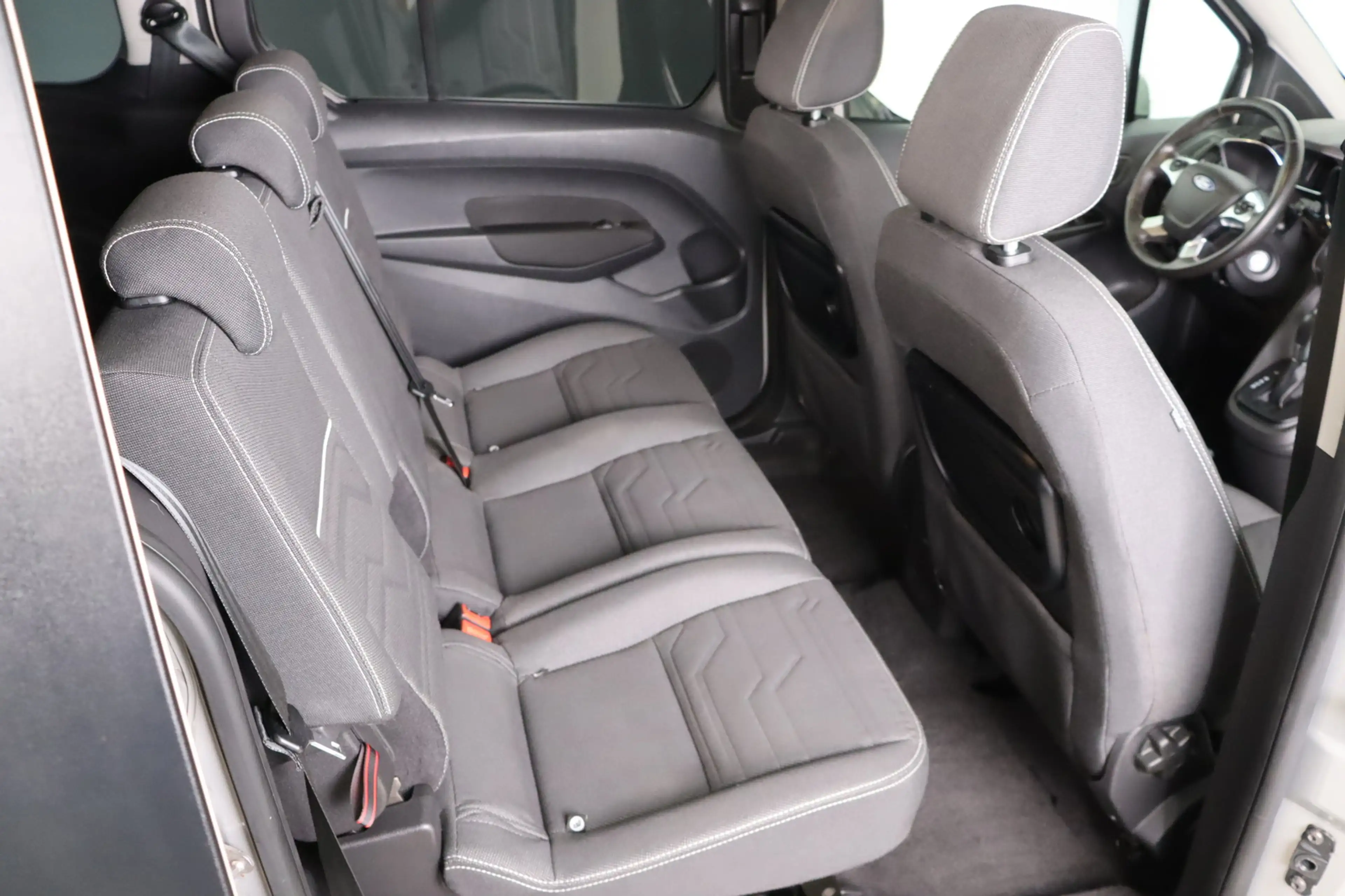 Ford Grand Tourneo Connect 1.5 TDCi * 7 Si. * Navi * Titanium — photo 15