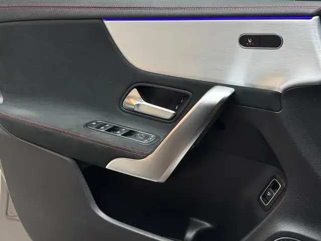 Mercedes-Benz Cla view 12
