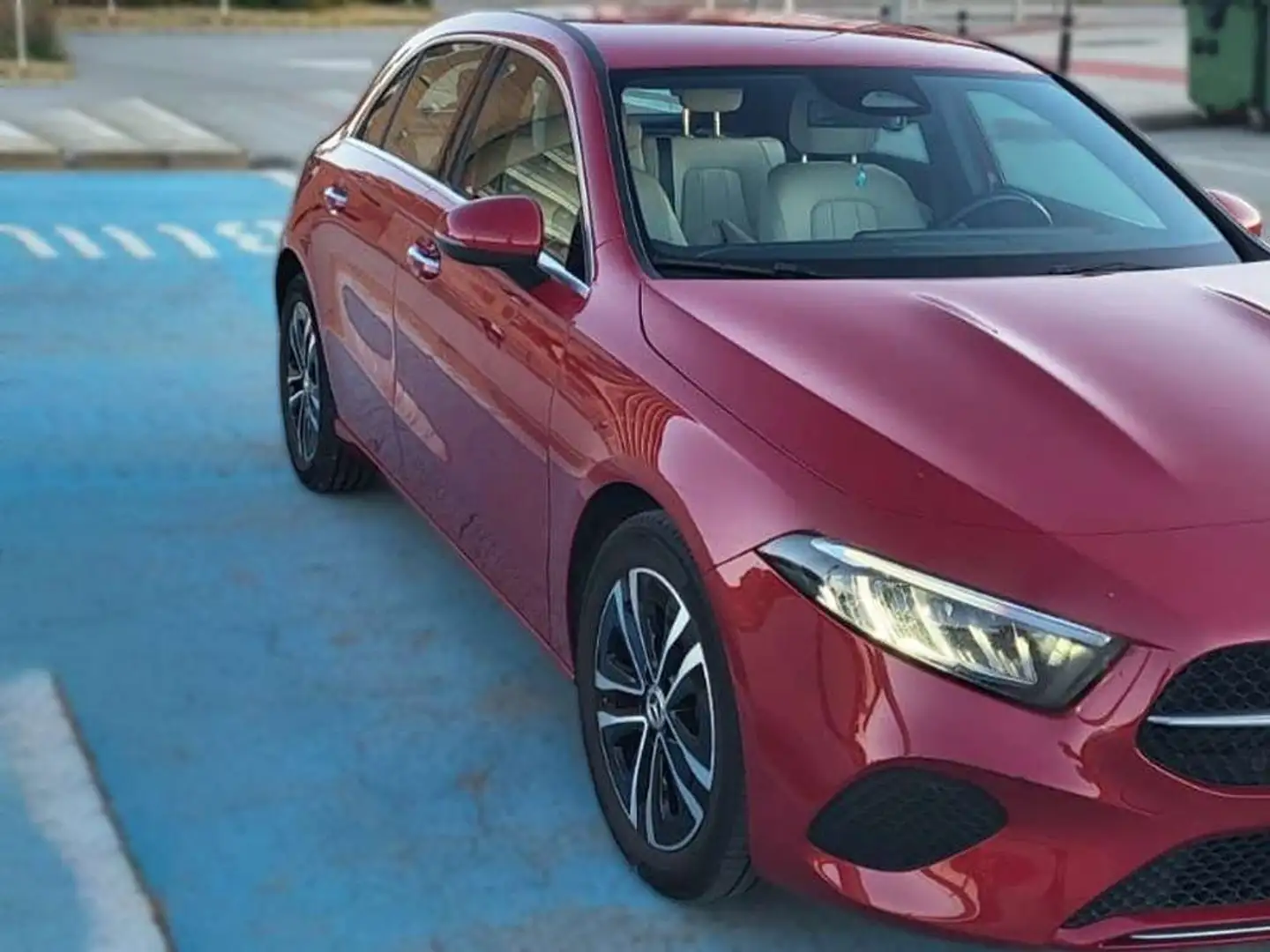 Mercedes-Benz A 180 Rojo - 2
