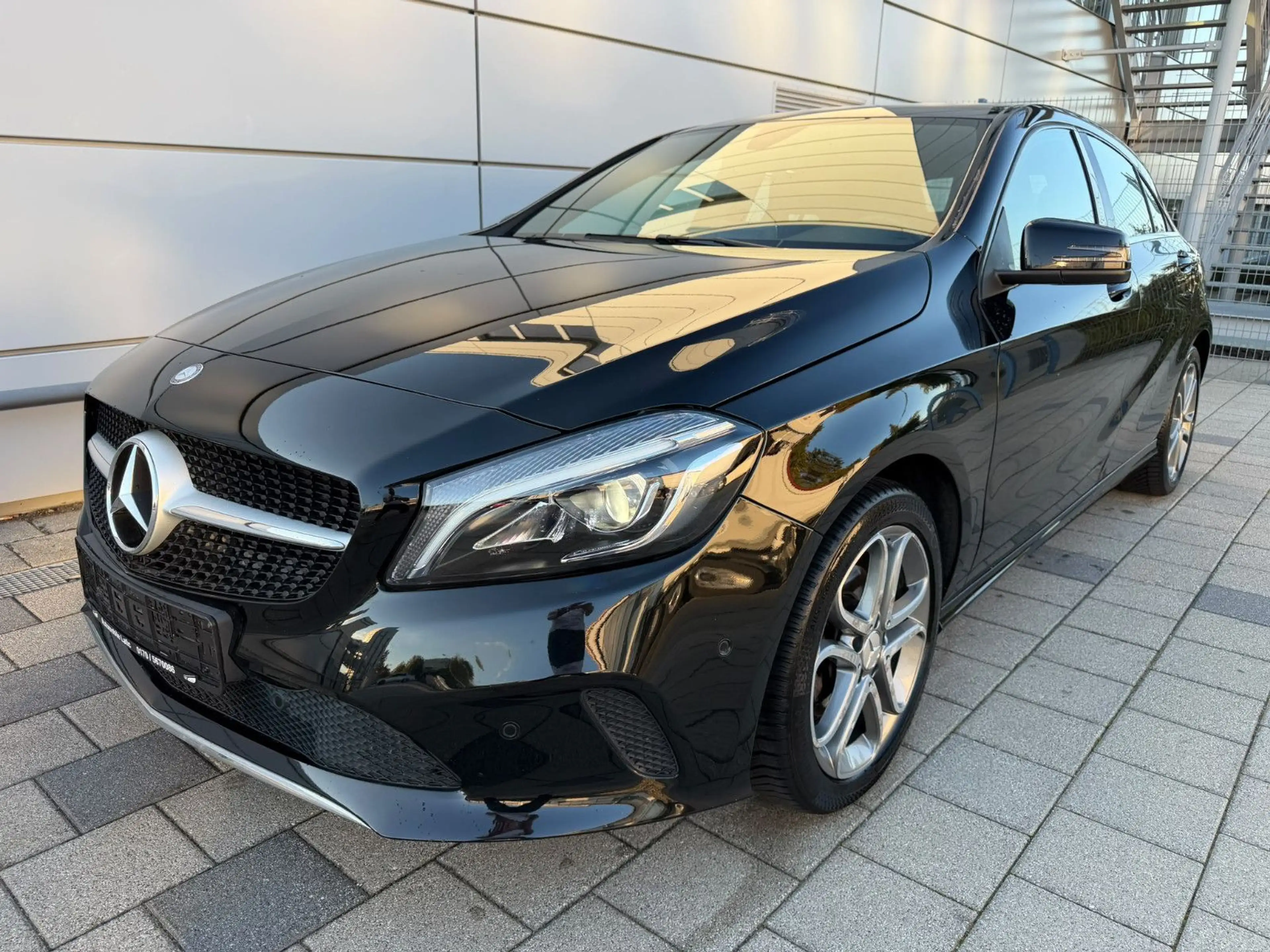 Mercedes-Benz A 180 BlueEfficiency Urban — photo 2