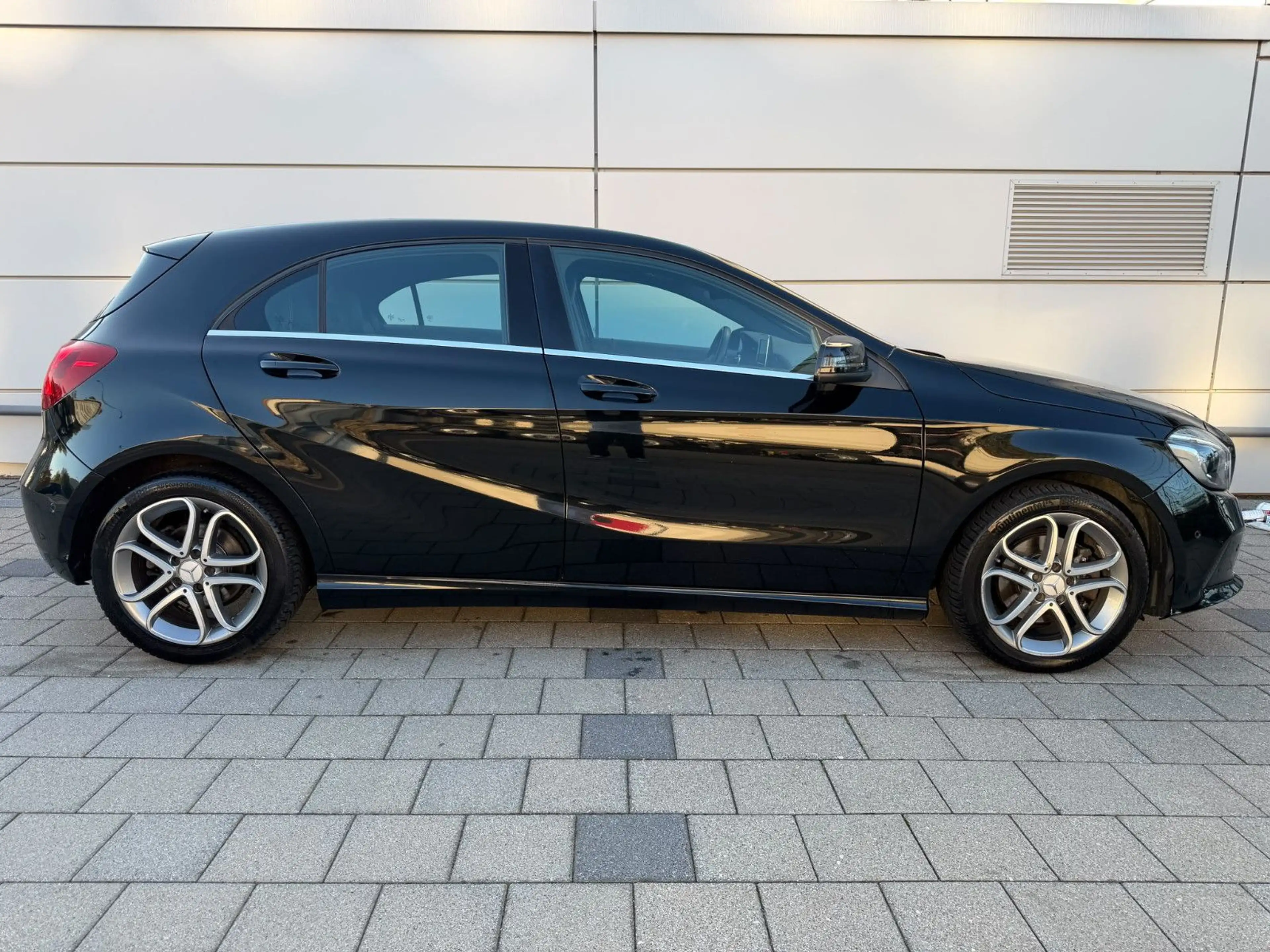 Mercedes-Benz A 180 BlueEfficiency Urban — photo 7