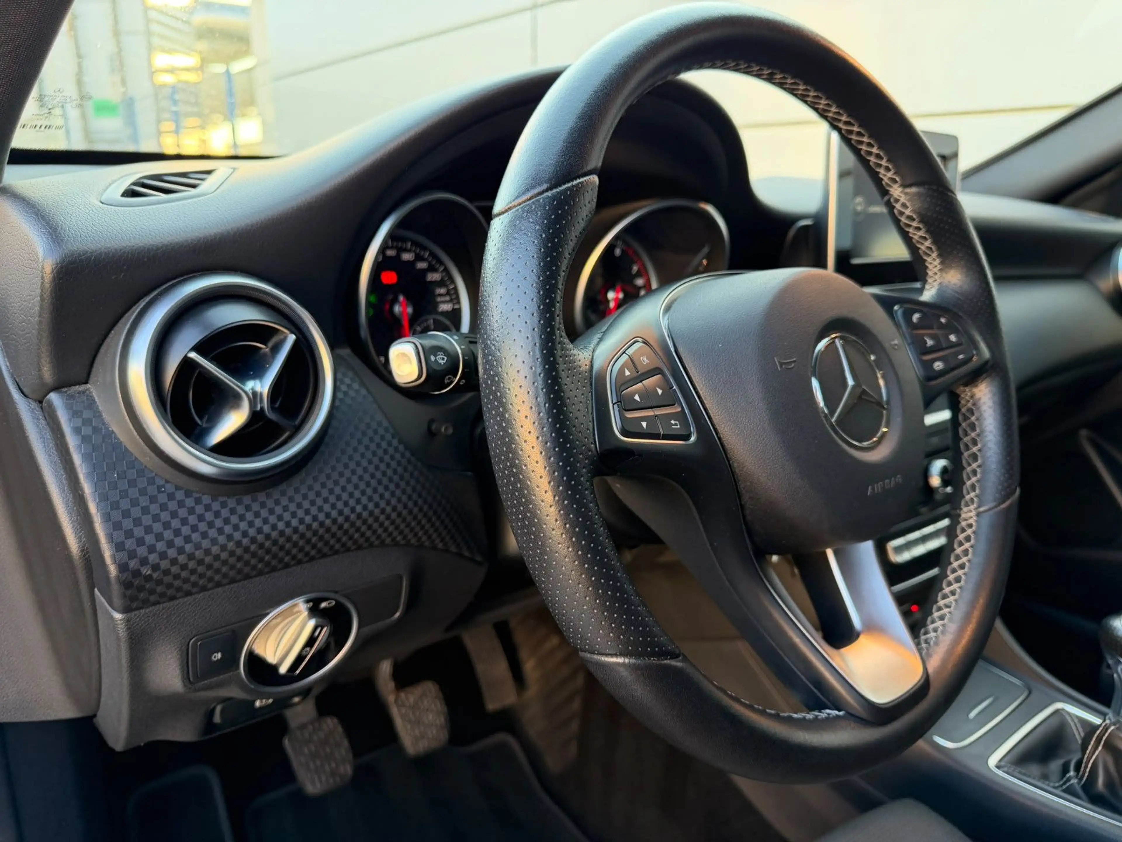 Mercedes-Benz A 180 BlueEfficiency Urban — photo 13