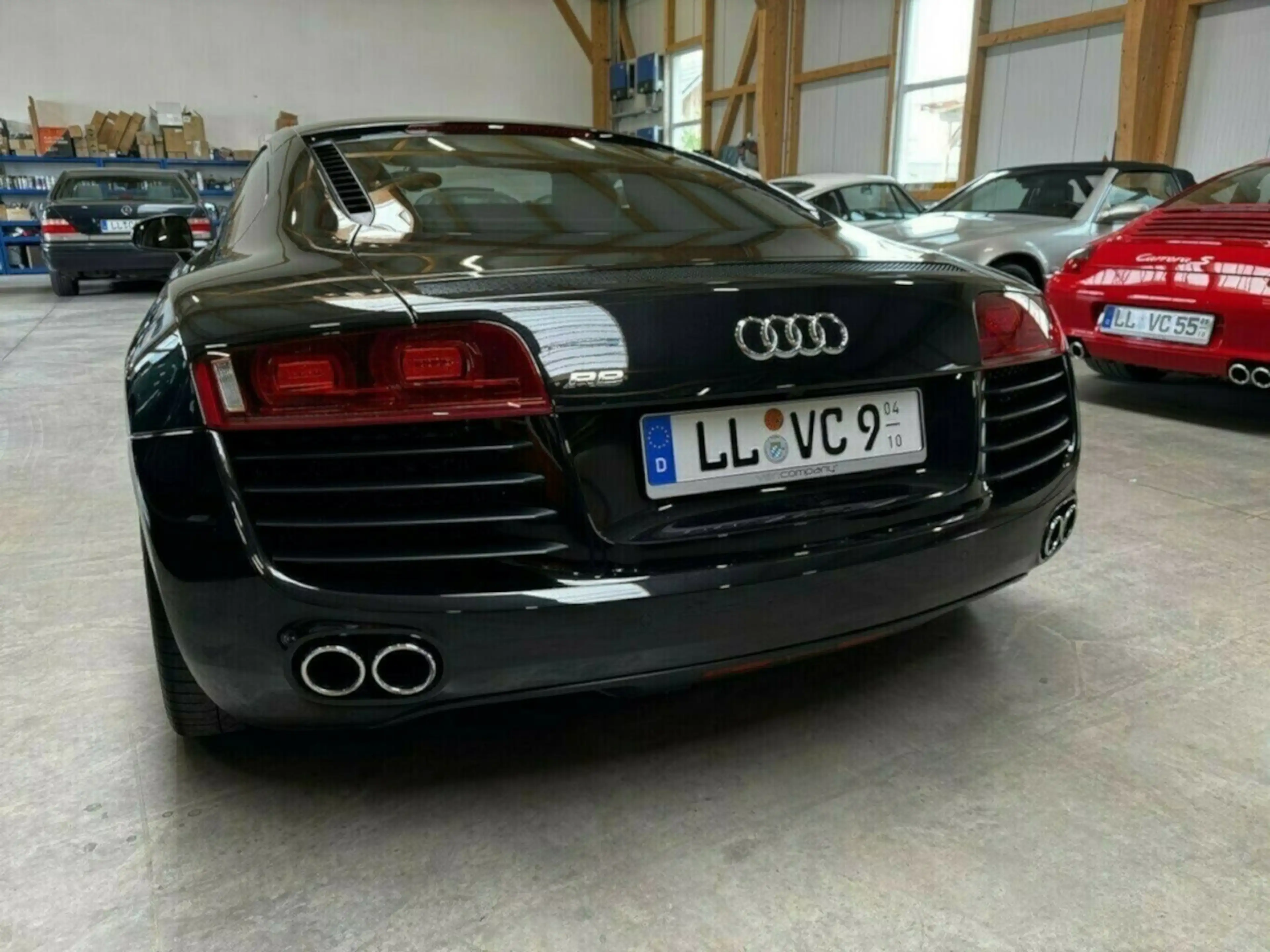 Audi R8 4.2 FSI V8 quattro Coupé 19´km makellos! — photo 8