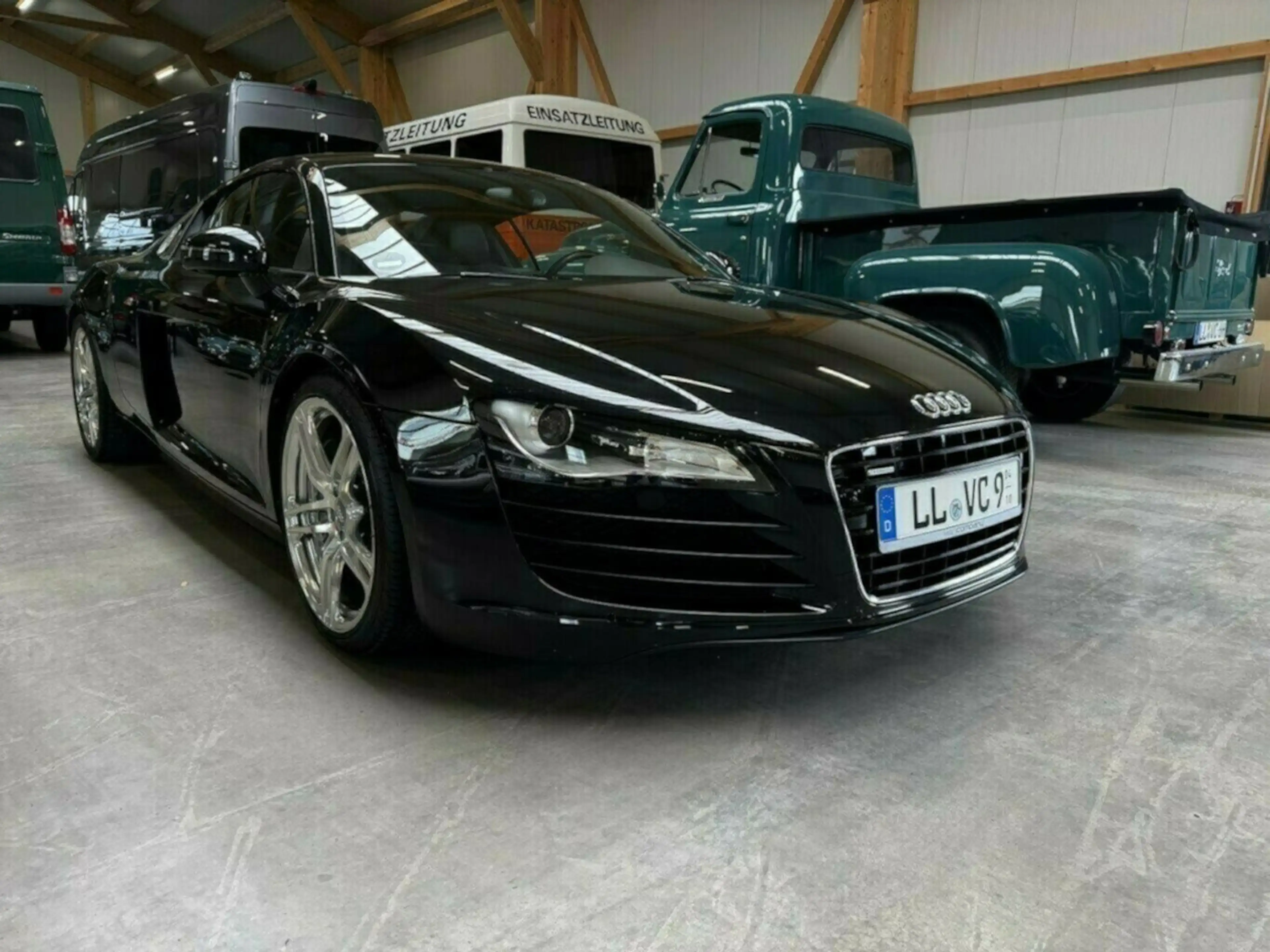 Audi R8 4.2 FSI V8 quattro Coupé 19´km makellos! — photo 5