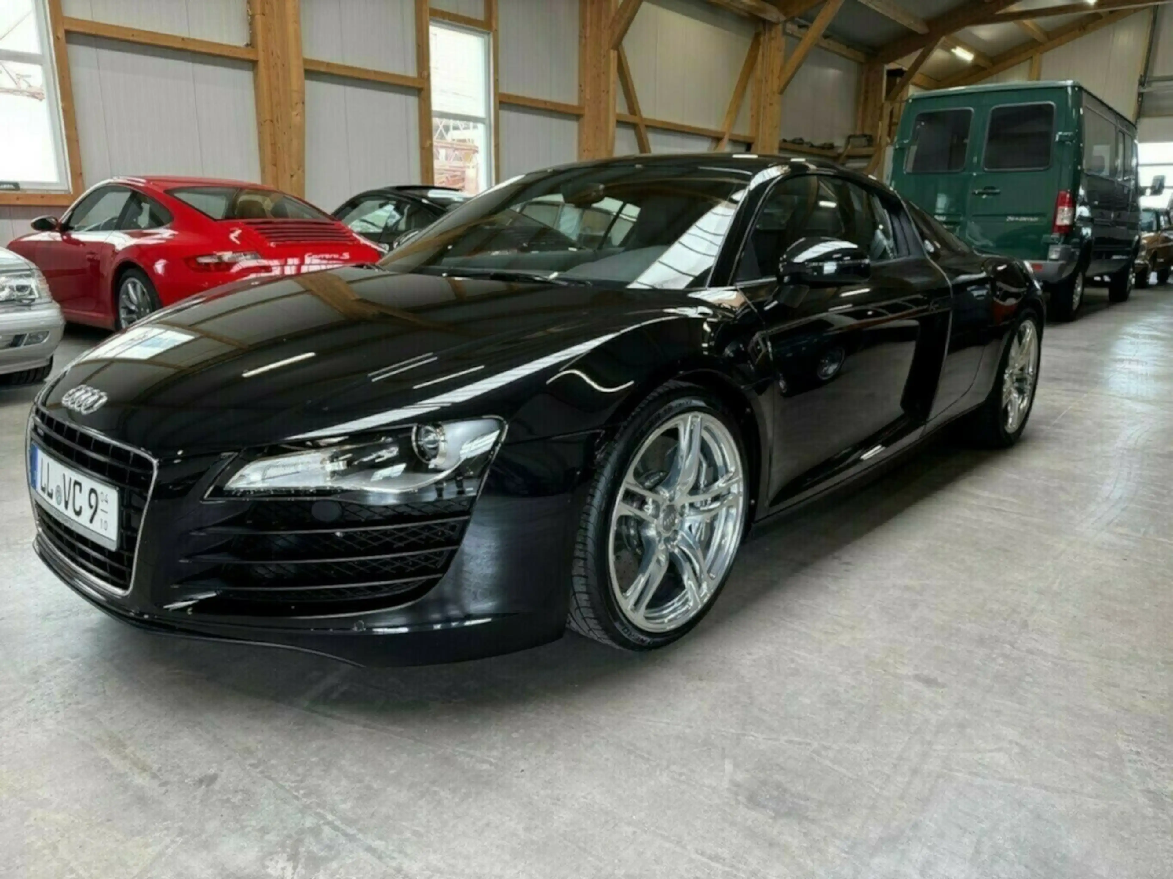 Audi R8 4.2 FSI V8 quattro Coupé 19´km makellos!