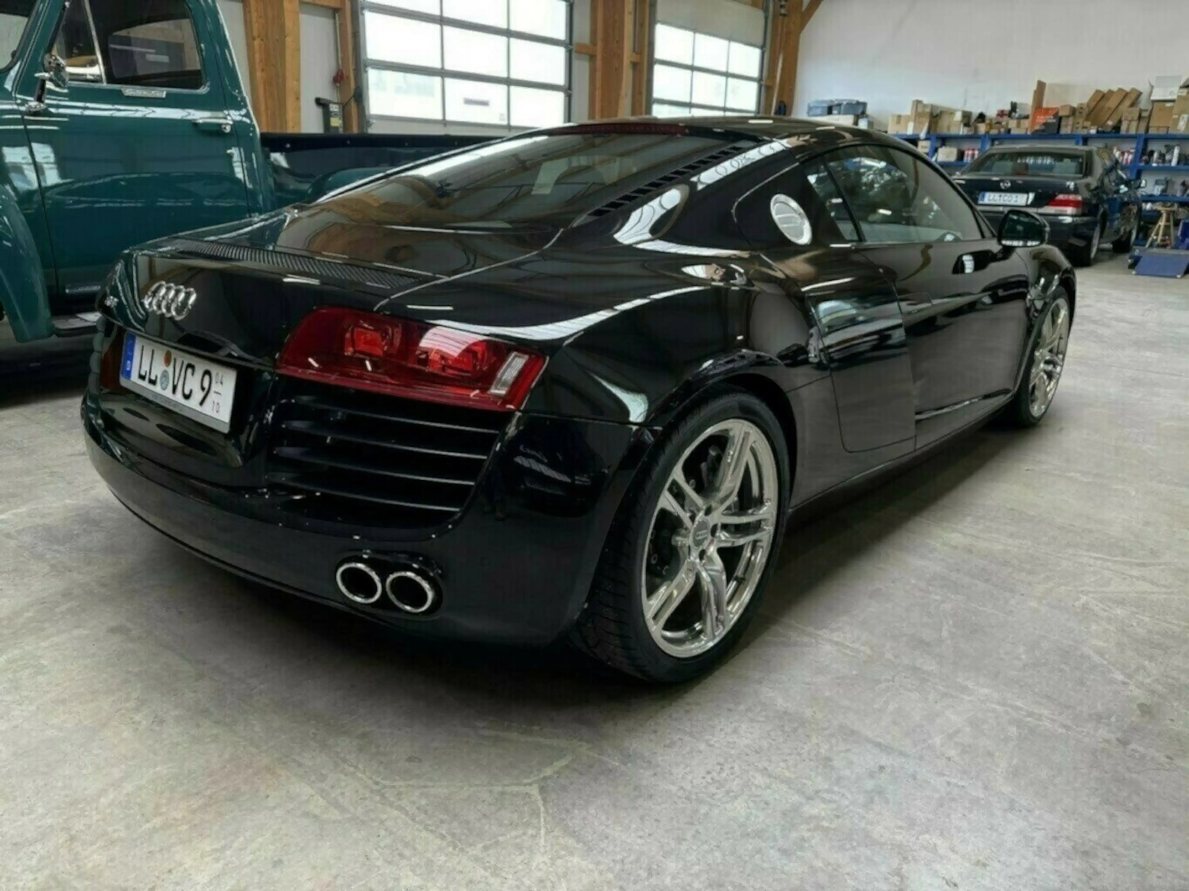 Audi R8 4.2 FSI V8 quattro Coupé 19´km makellos! — photo 7
