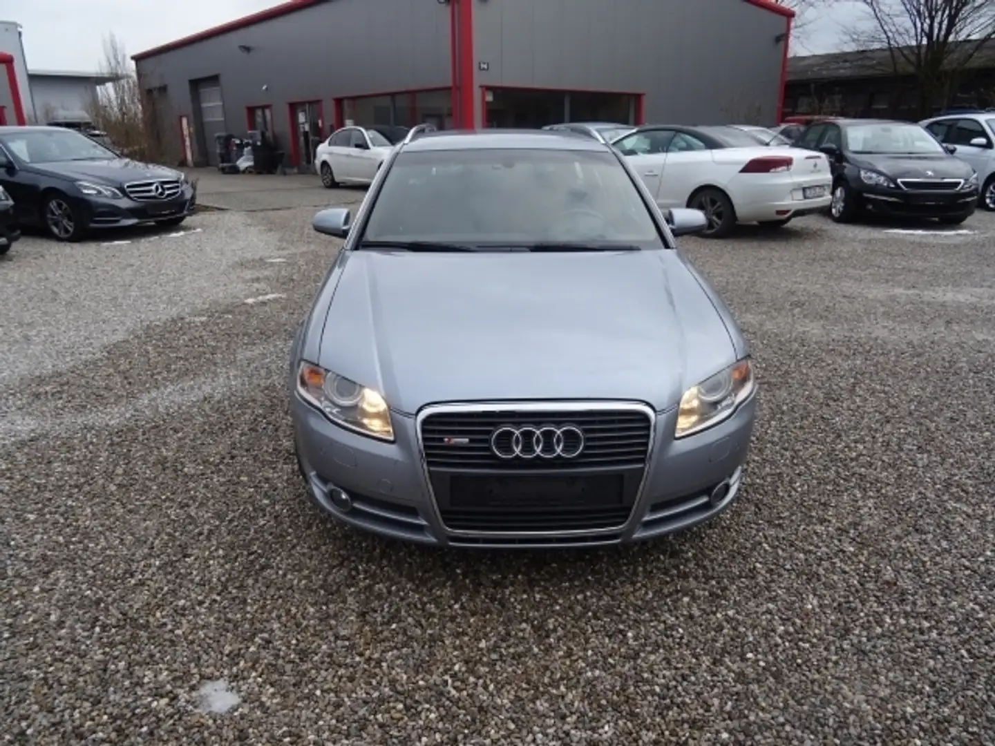 Audi A4 Avant 3.2 FSI quattro S lin A4 Avant (8E) 3.2 FSI quattro Silber - 2