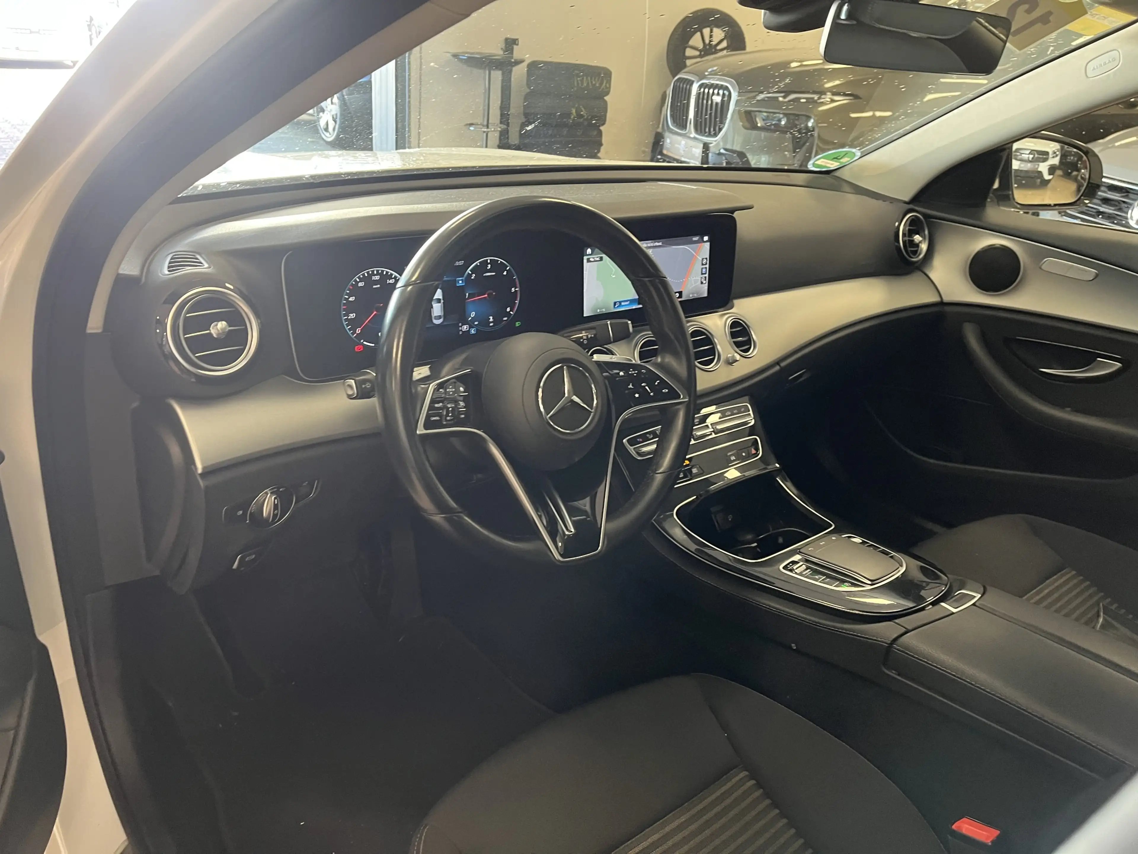 Mercedes-Benz E 220 d Navi*SHZ*LED*PDC*ACC*Spurhalte*1H* — photo 6