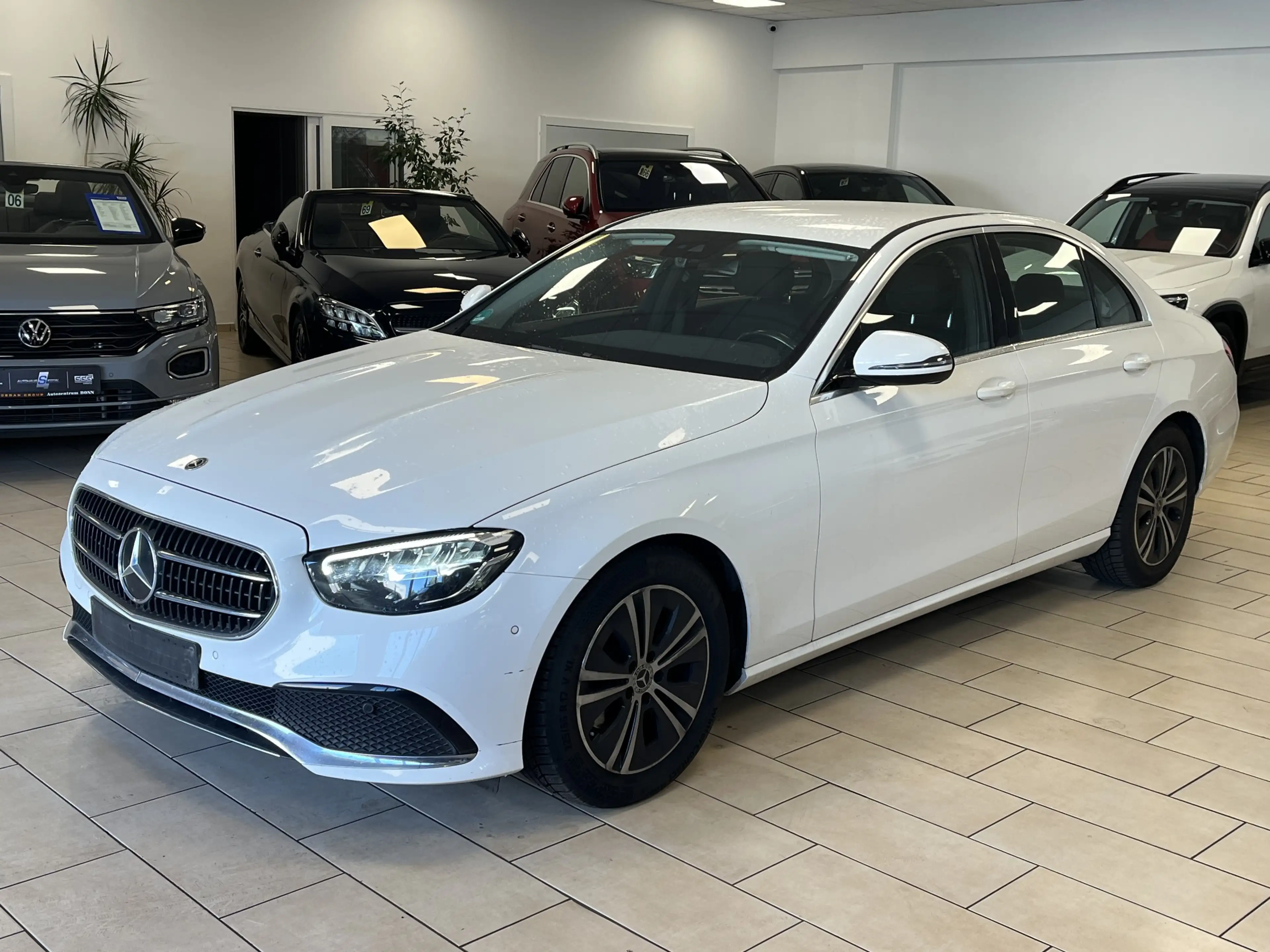 Mercedes-Benz E 220 d Navi*SHZ*LED*PDC*ACC*Spurhalte*1H*