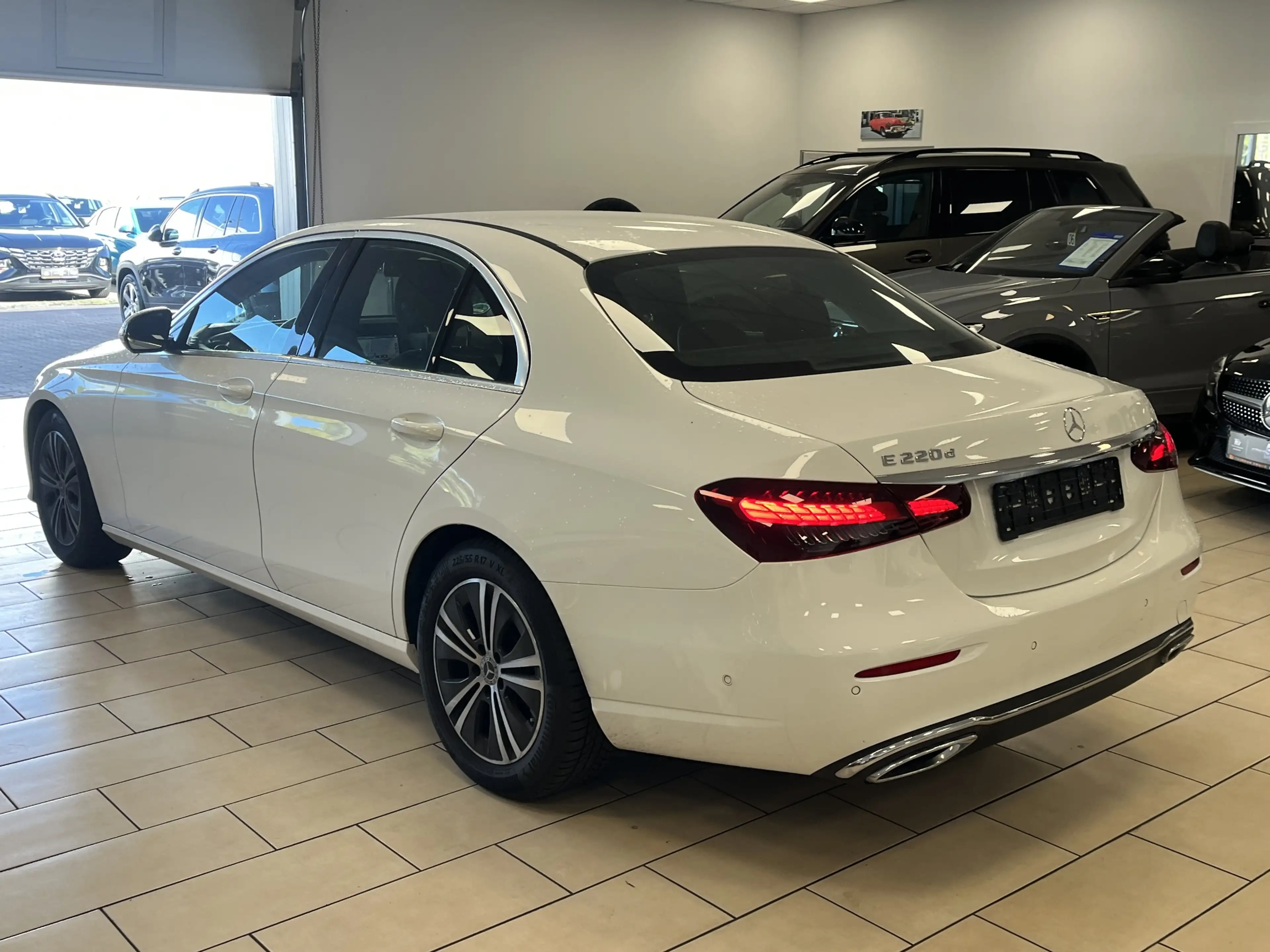 Mercedes-Benz E 220 d Navi*SHZ*LED*PDC*ACC*Spurhalte*1H* — photo 7