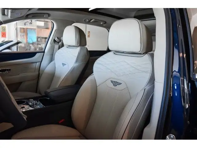 Bentley Bentayga view 7