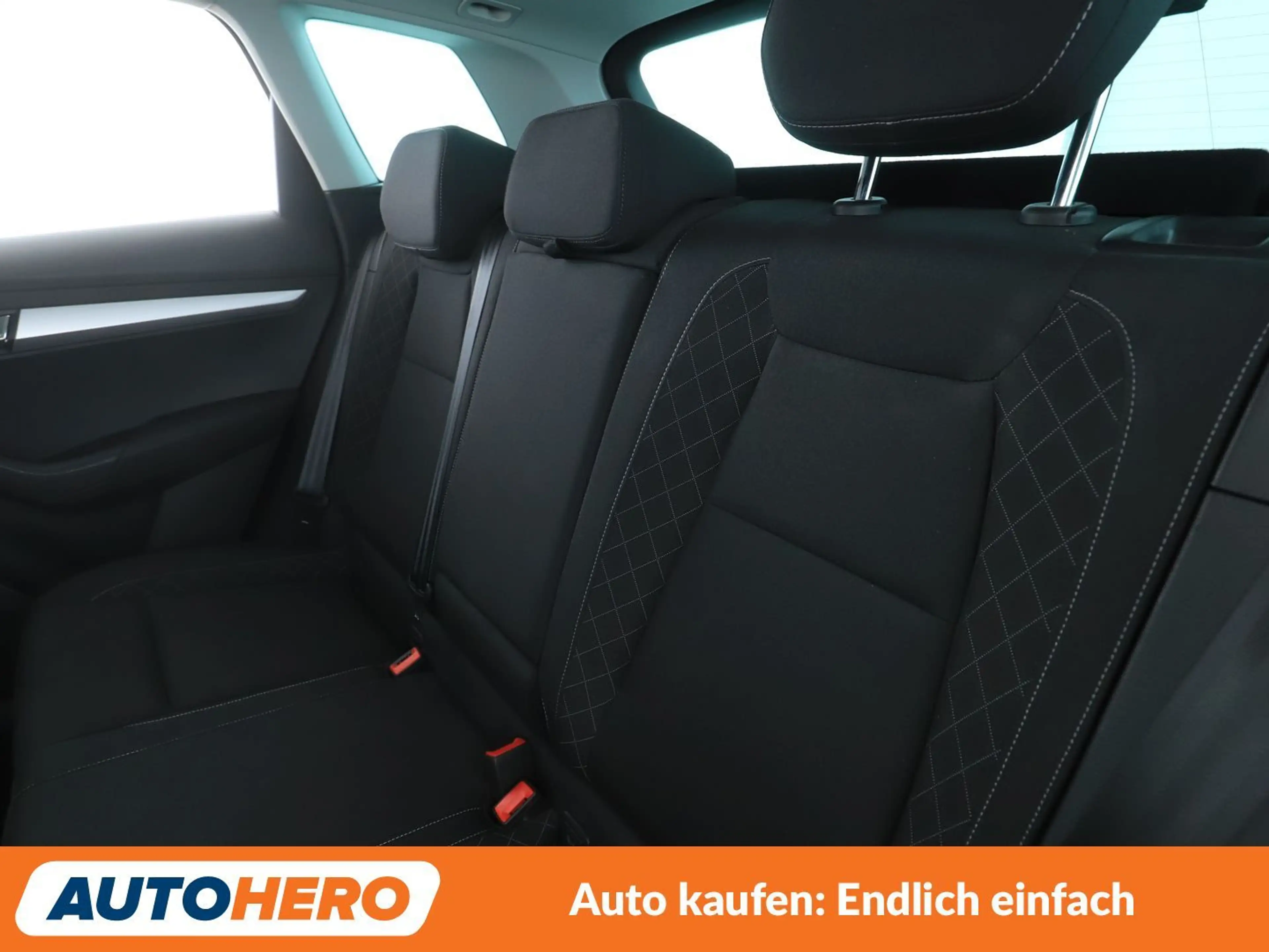Skoda Karoq 1.6 TDI Ambition*NAV*ACC*CAM*PDC*SHZ*CARPLAY*BT* — photo 14