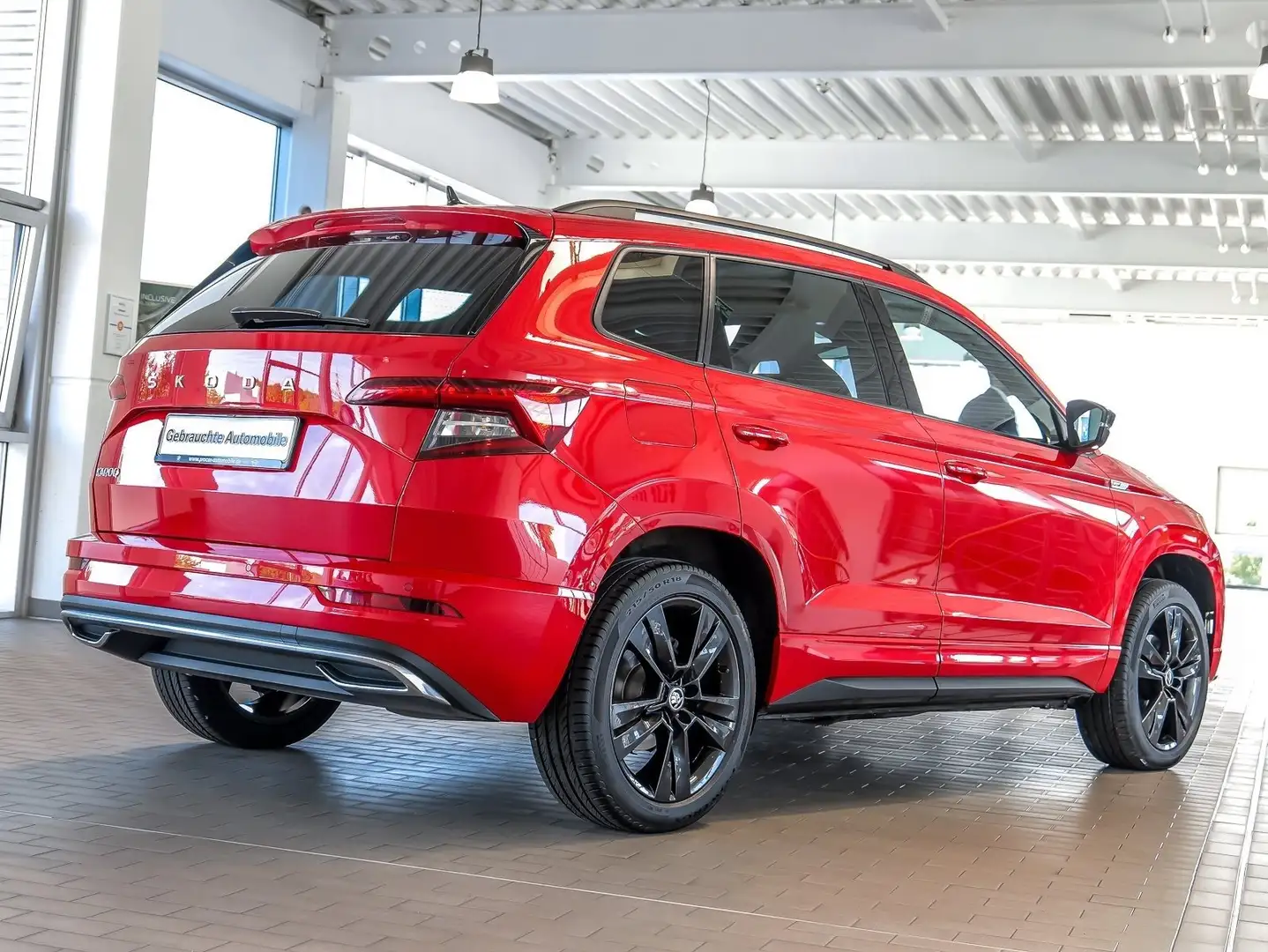 Skoda Karoq 1.5 TSI ACT DSG Sportline Anhängk. Navi ACC Rosso - 2