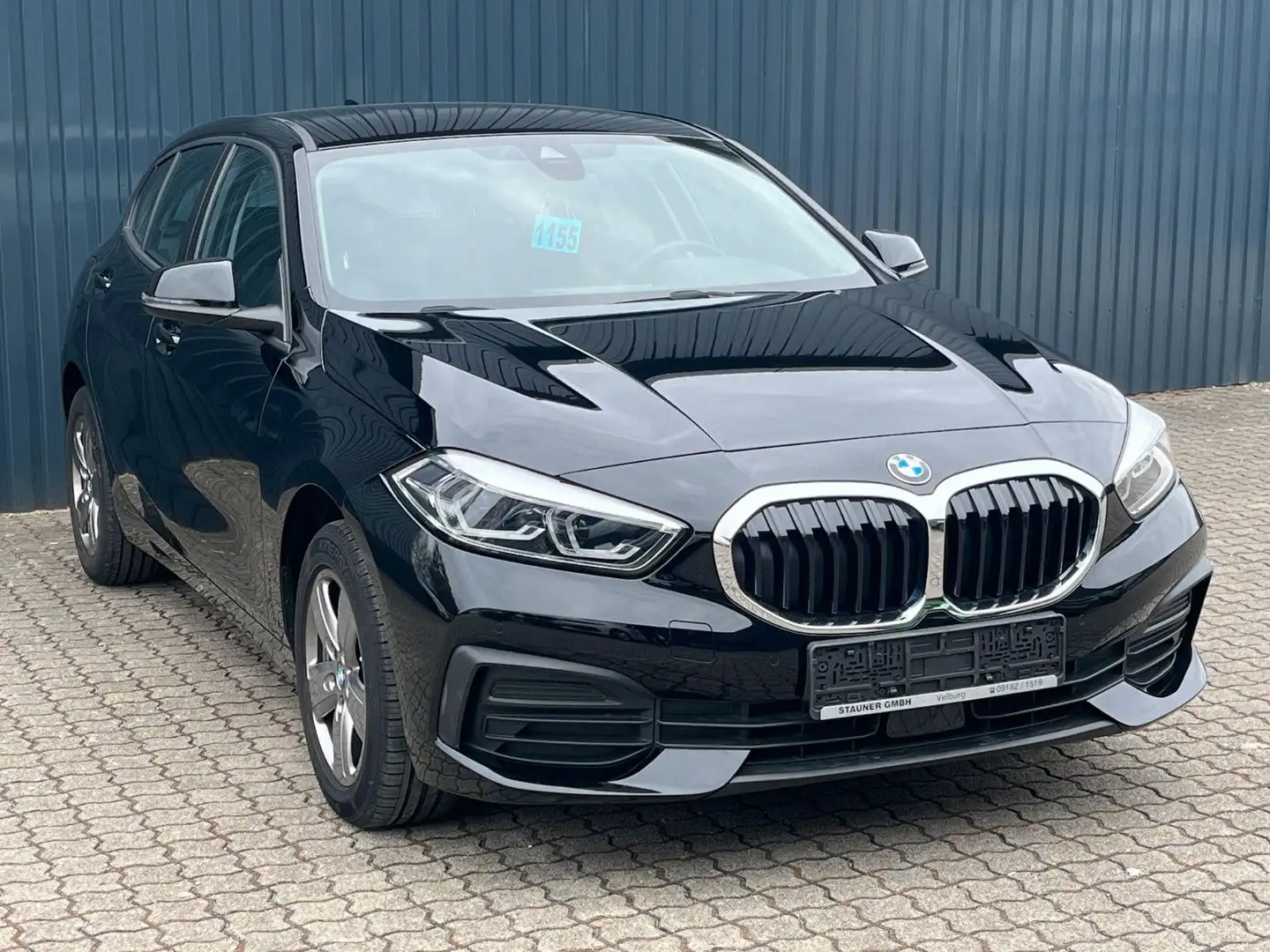 BMW 118 i Autom. 5-Türer/ LED/Navi/Sitzheiz./16"LM Schwarz - 2