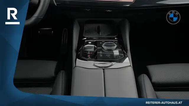 BMW 5 Series view 15
