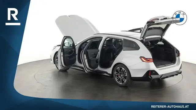 BMW 5 Series view 10