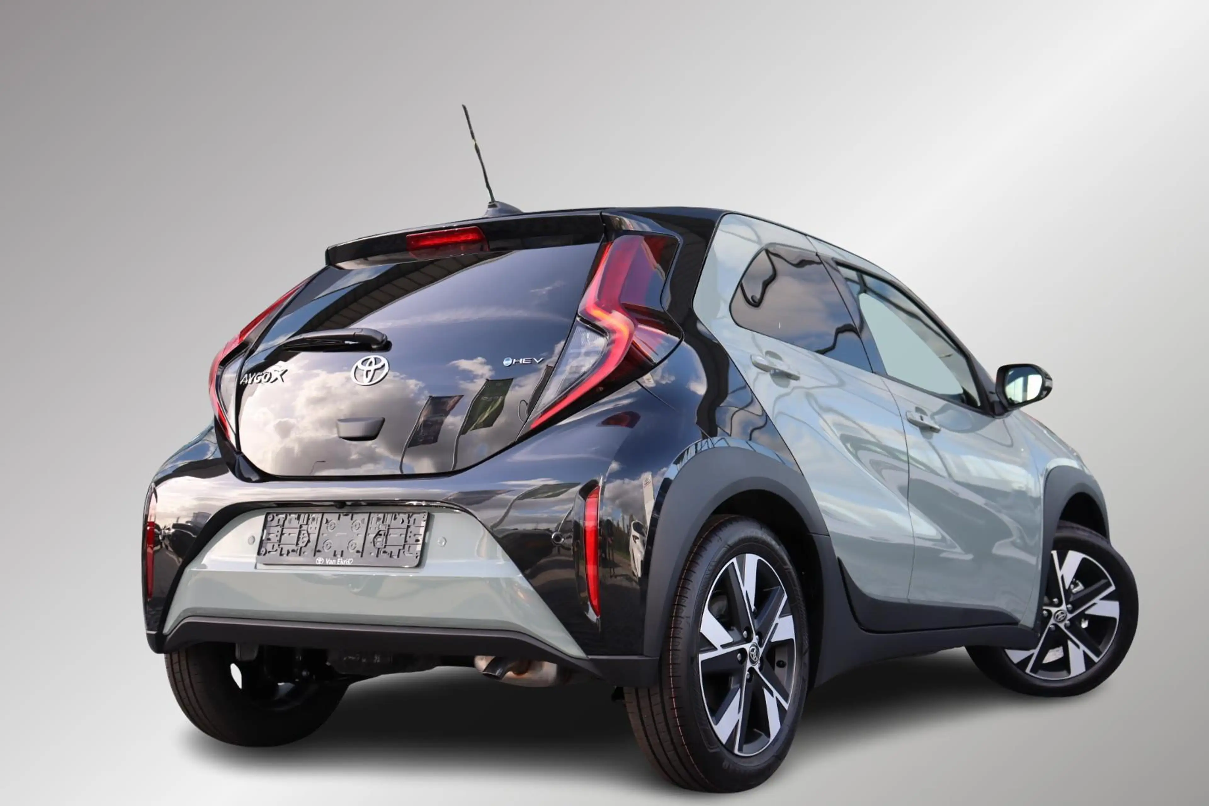 Toyota Aygo X Hybrid 115 pulse Easy pack € 1.750 inruil voordeel — photo 2