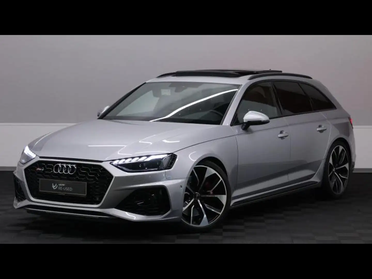Audi RS4 Avant 2.9 TFSI 450 Quattro Tip Grijs - 1