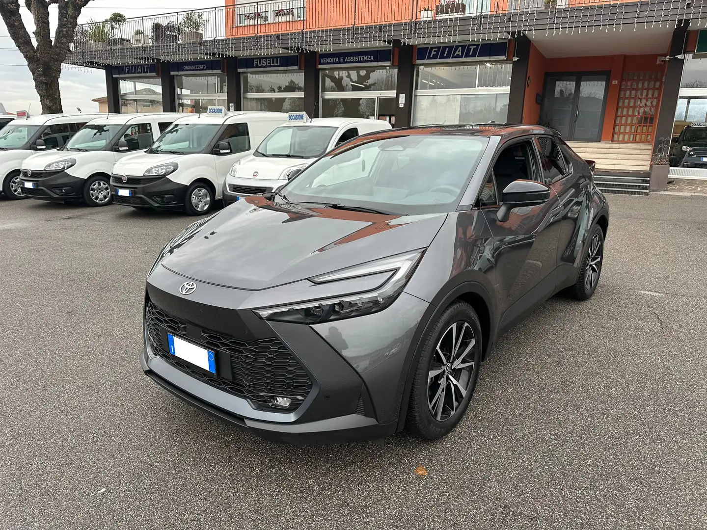 Toyota C-HR 1.8 HEV TREND FWD E-CVT 140cv Grigio - 1