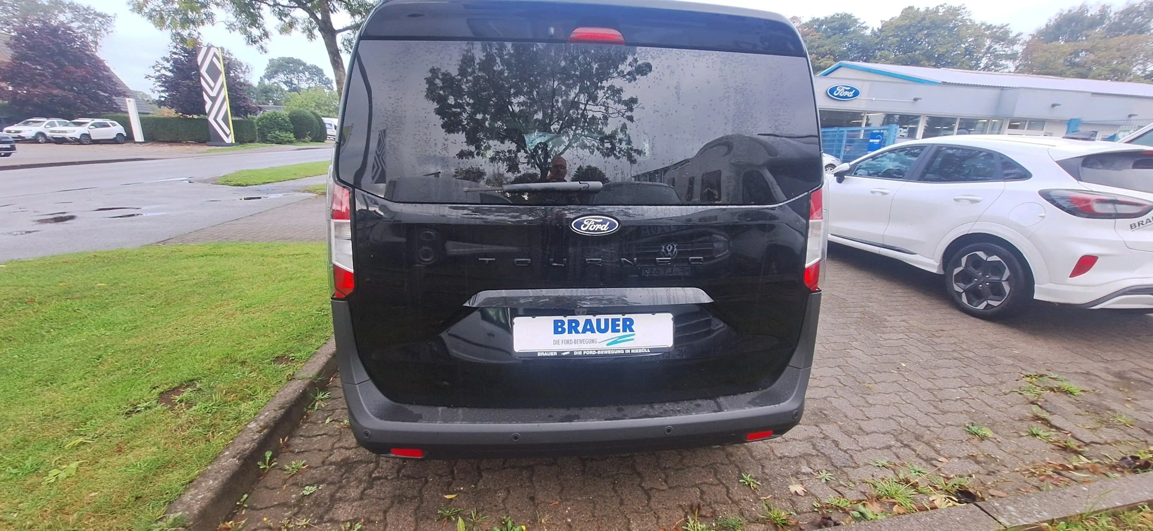 Ford Tourneo Courier Titanium — photo 4