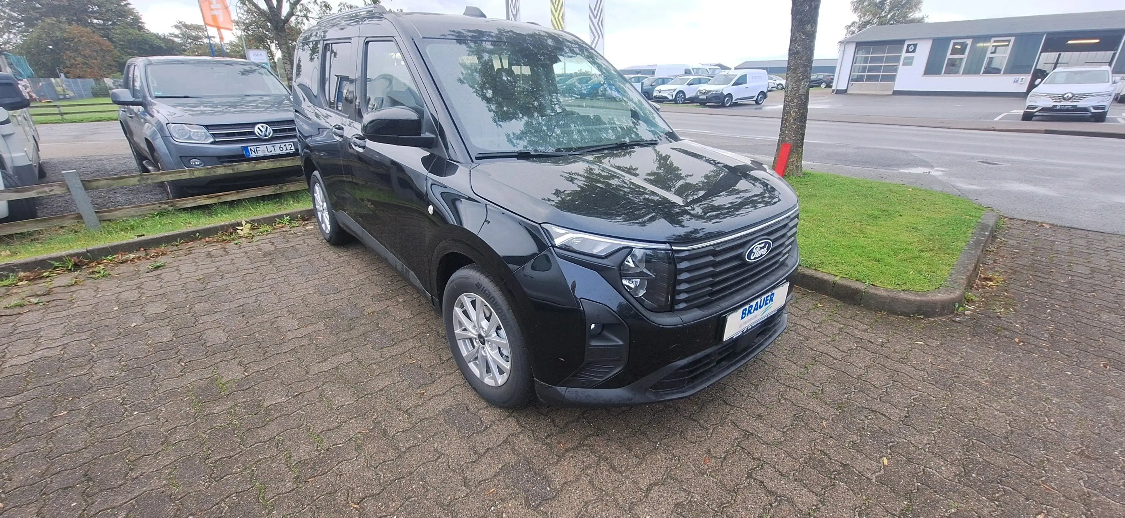 Ford Tourneo Courier Titanium — photo 7