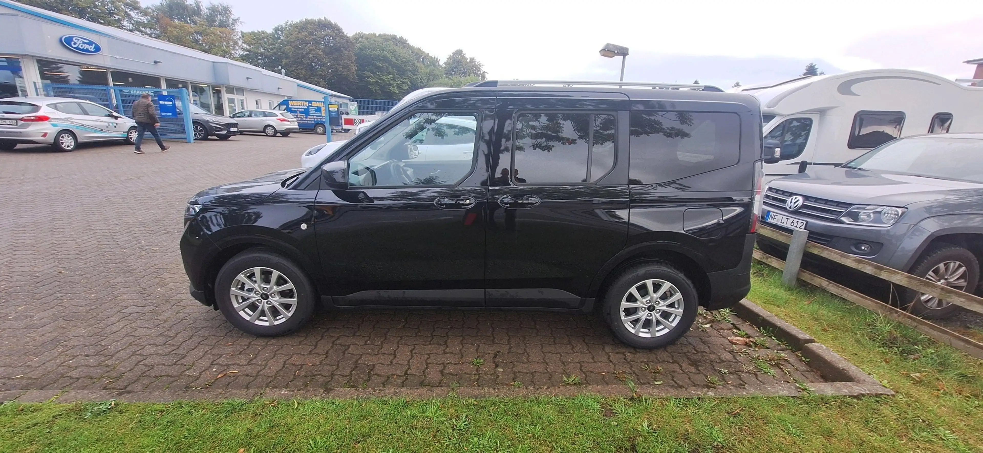 Ford Tourneo Courier Titanium — photo 2