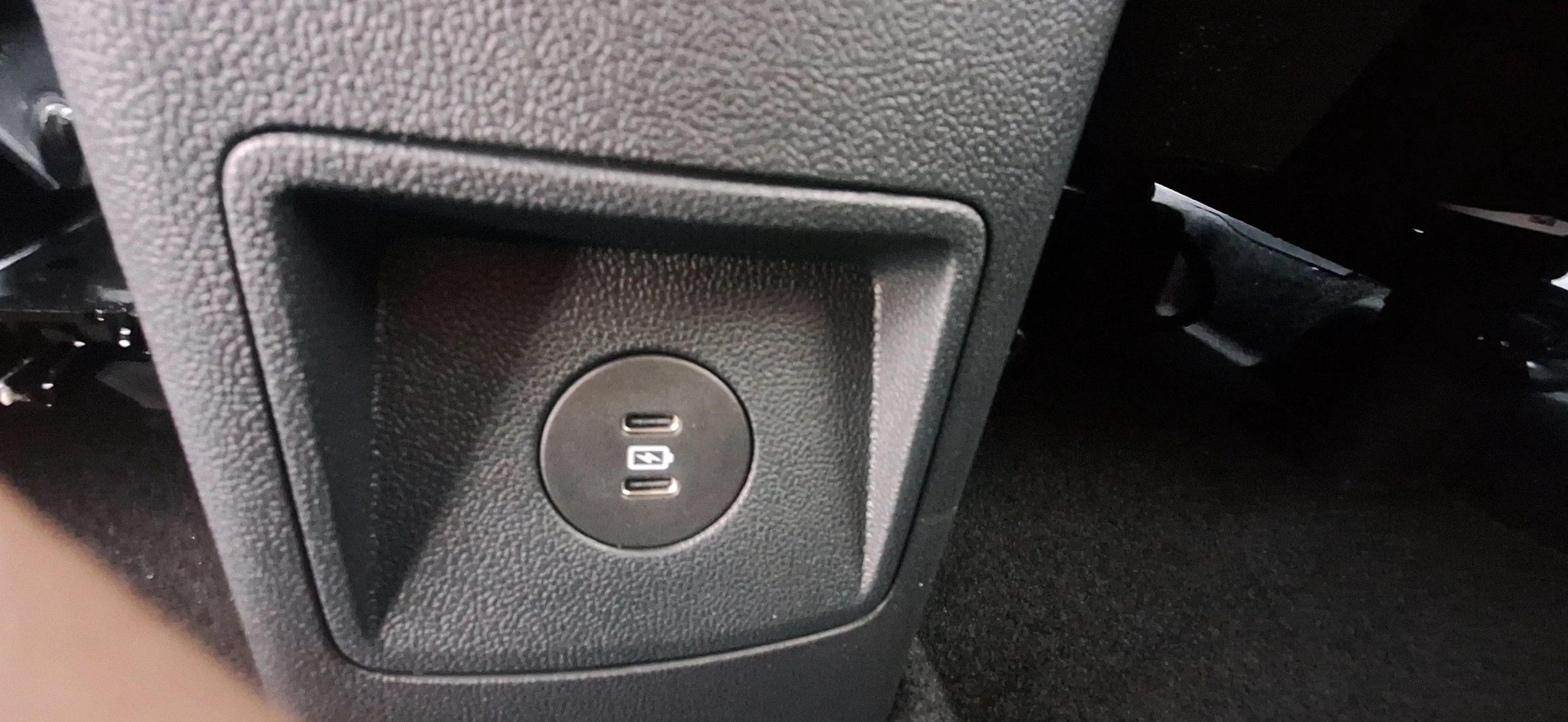 Ford Tourneo Courier Titanium — photo 11