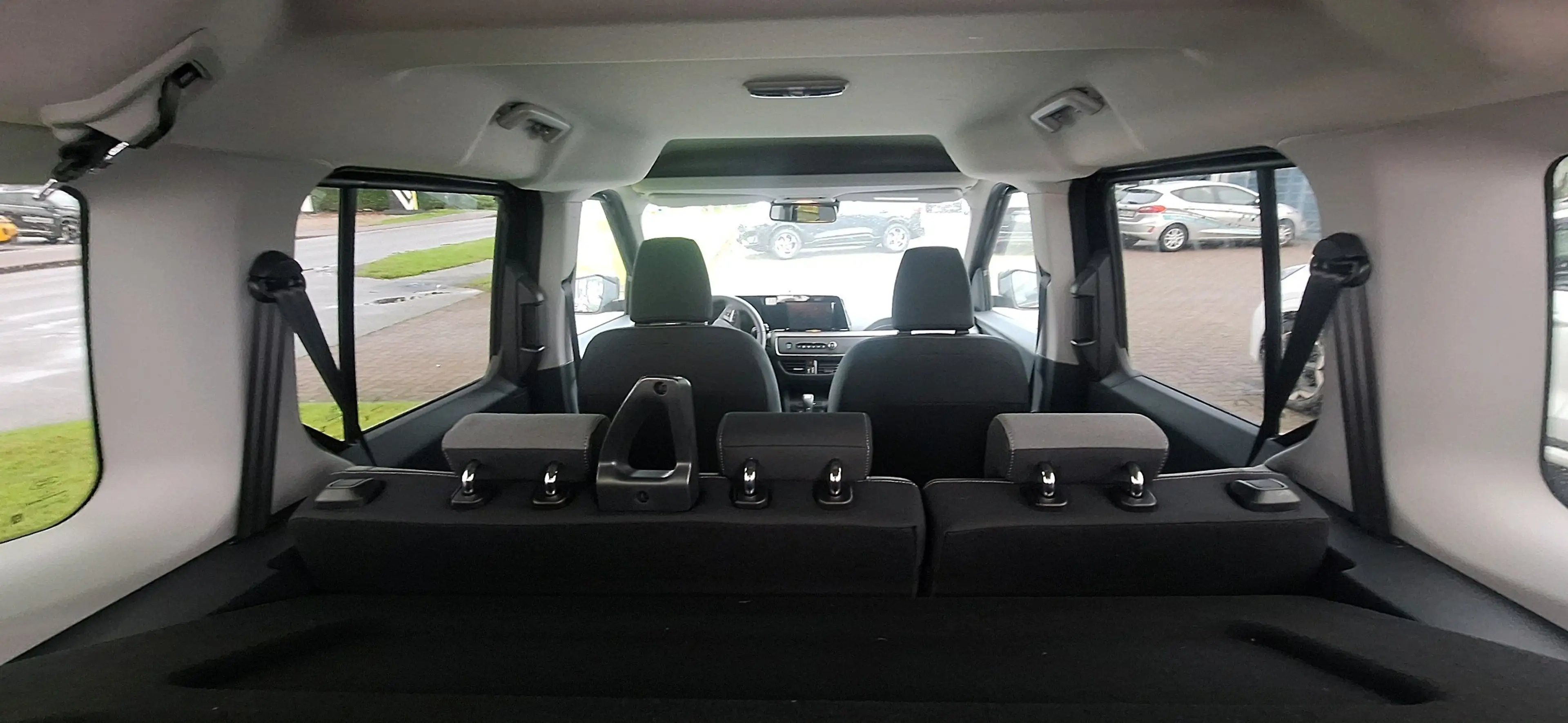 Ford Tourneo Courier Titanium — photo 12