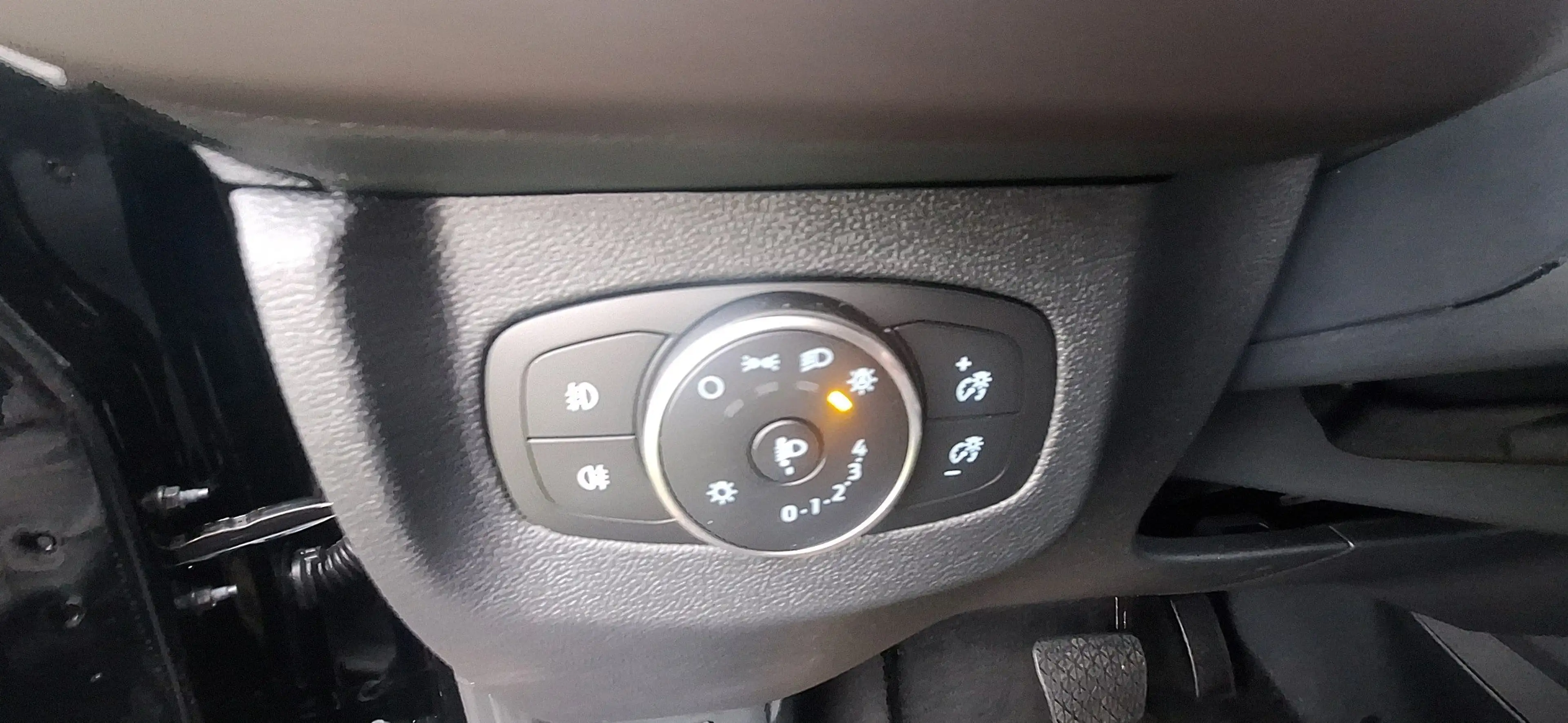 Ford Tourneo Courier Titanium — photo 15