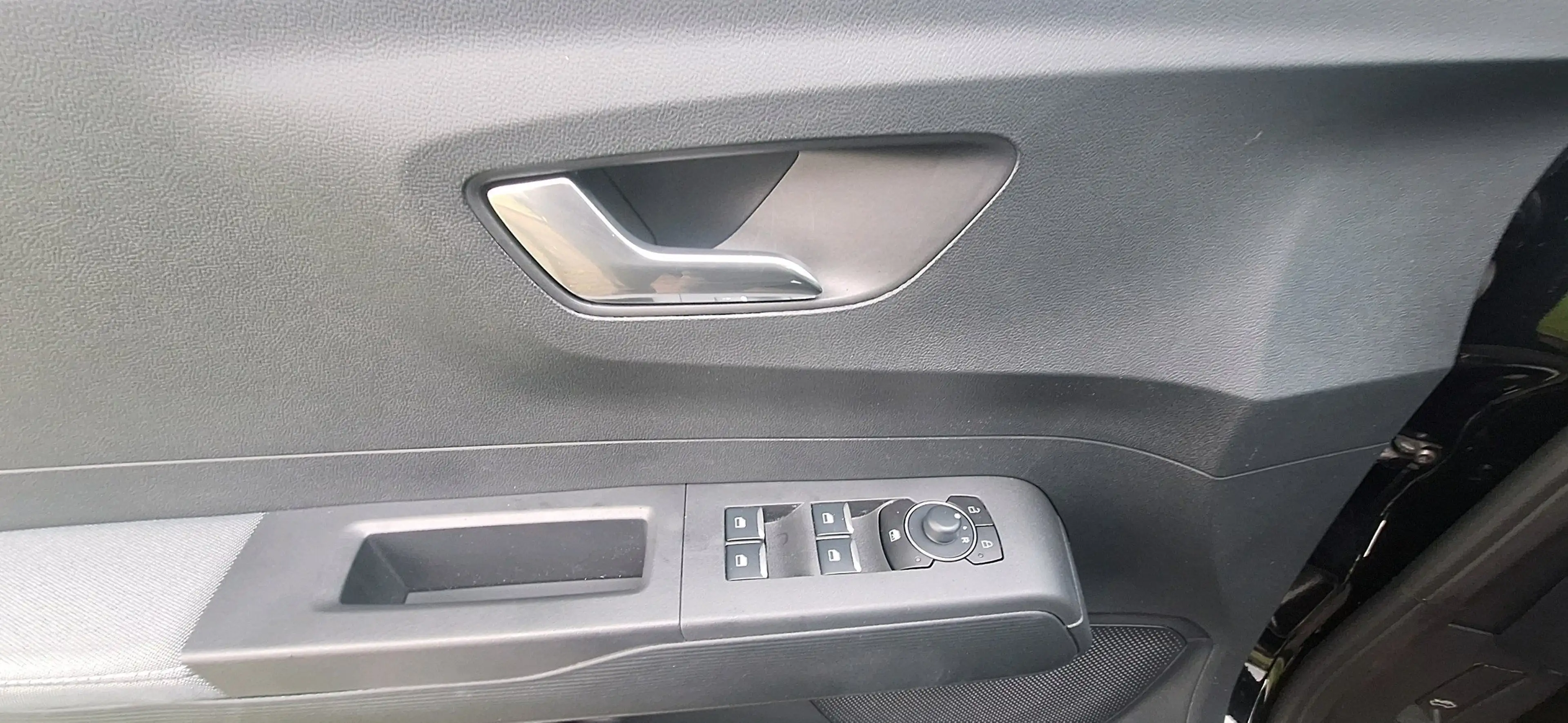 Ford Tourneo Courier Titanium — photo 14