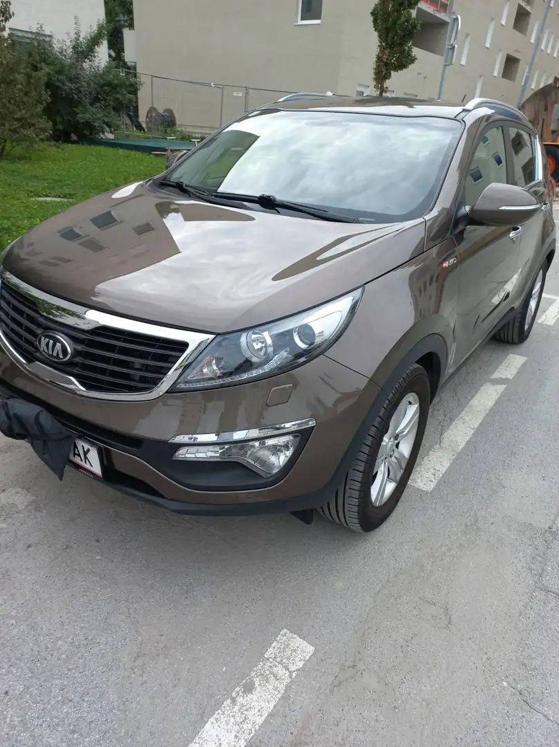 Kia Sportage Sportage Active 2,0 CRDi 4WD DPF Aut. Active Braun - 1