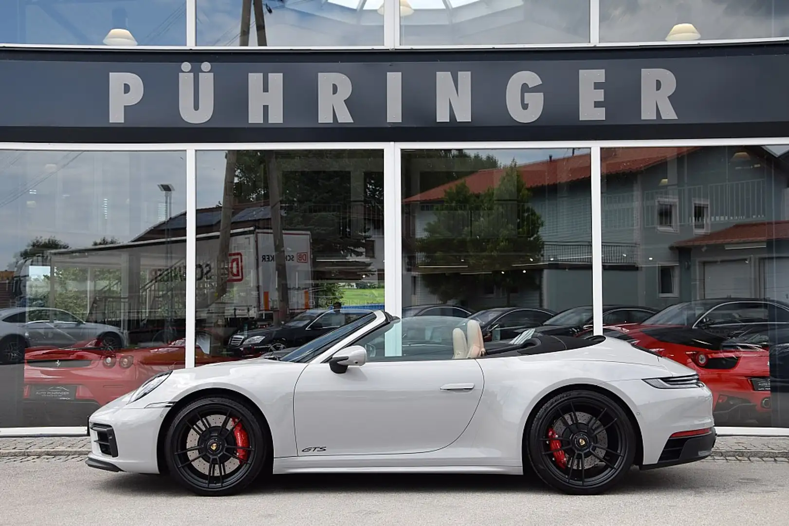 Porsche 911 Carrera 4 Cabrio GTS PDK Gris - 1
