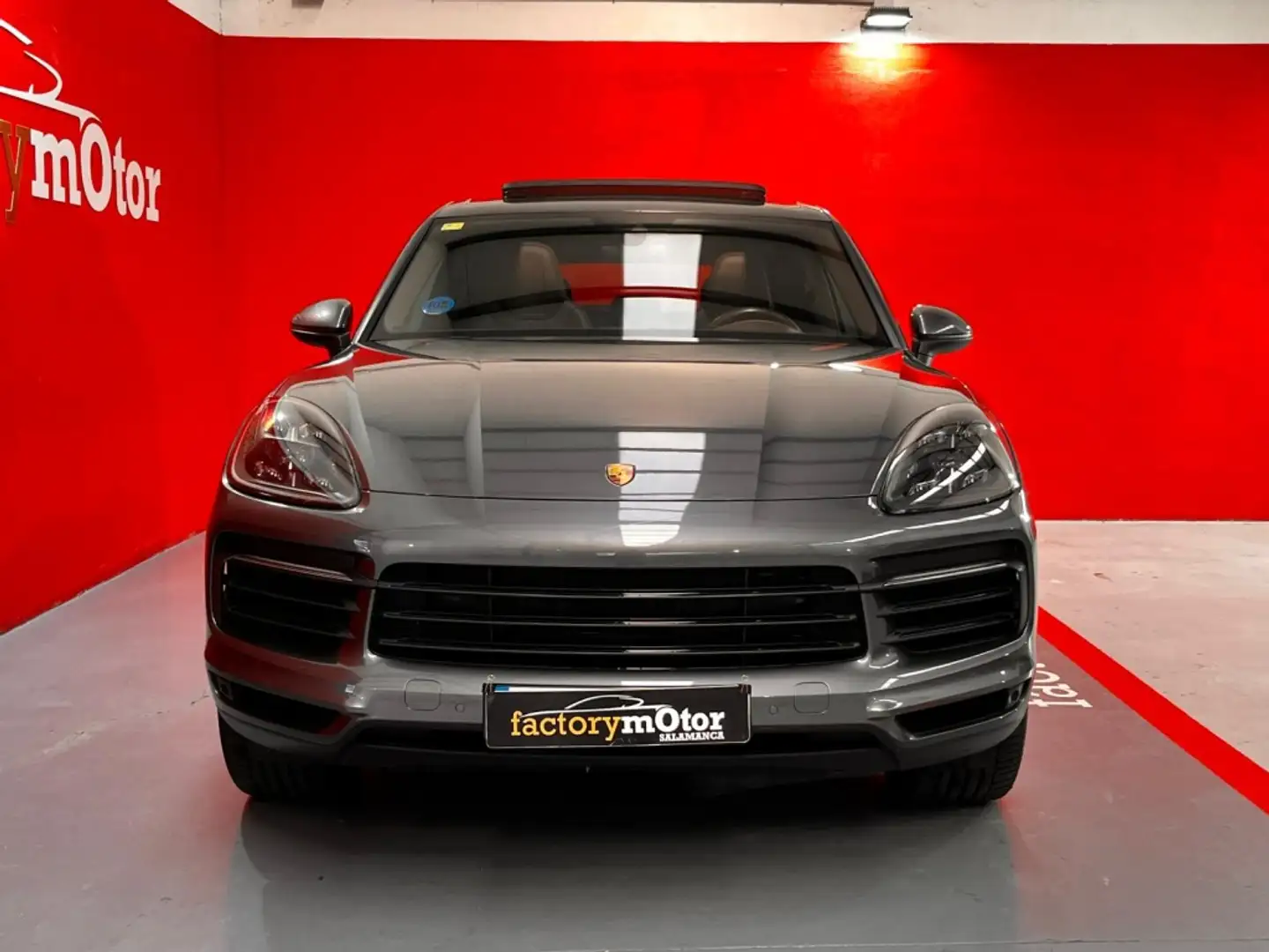 Porsche Cayenne E-Hybrid Aut. Gris - 2