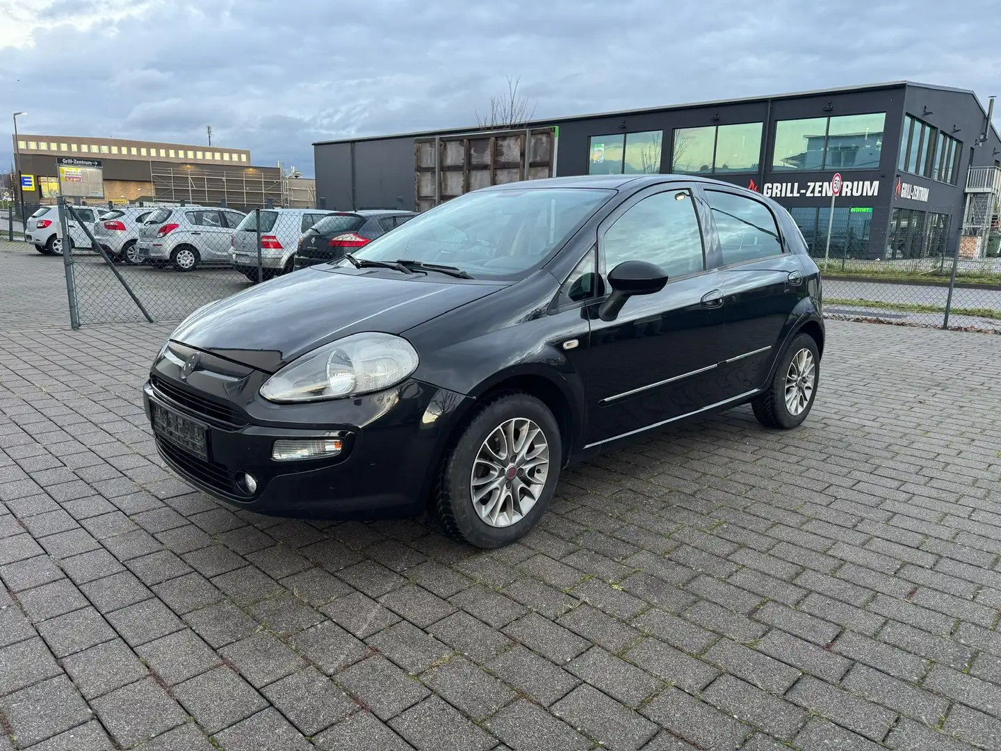 Fiat Punto MyLife Negru - 1
