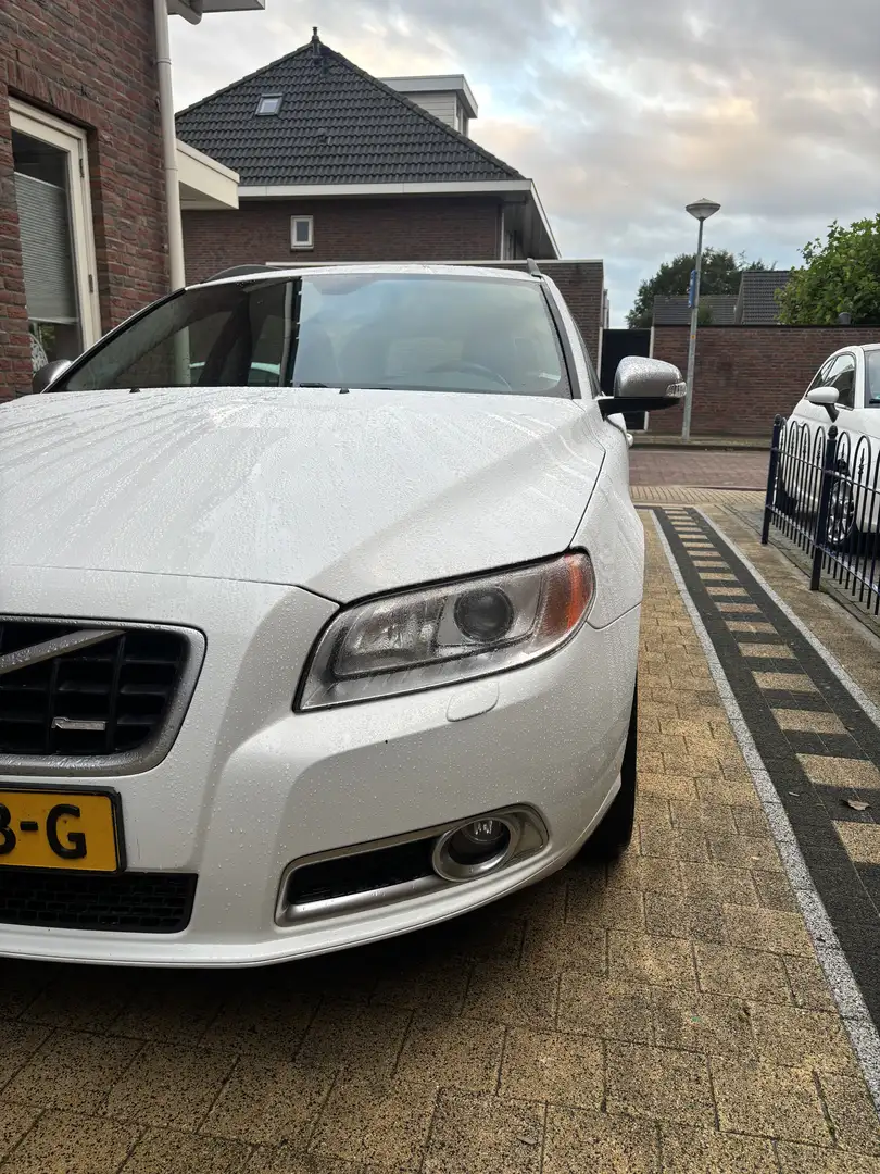 Volvo V70 1.6 R design T4 Momentum Wit - 2