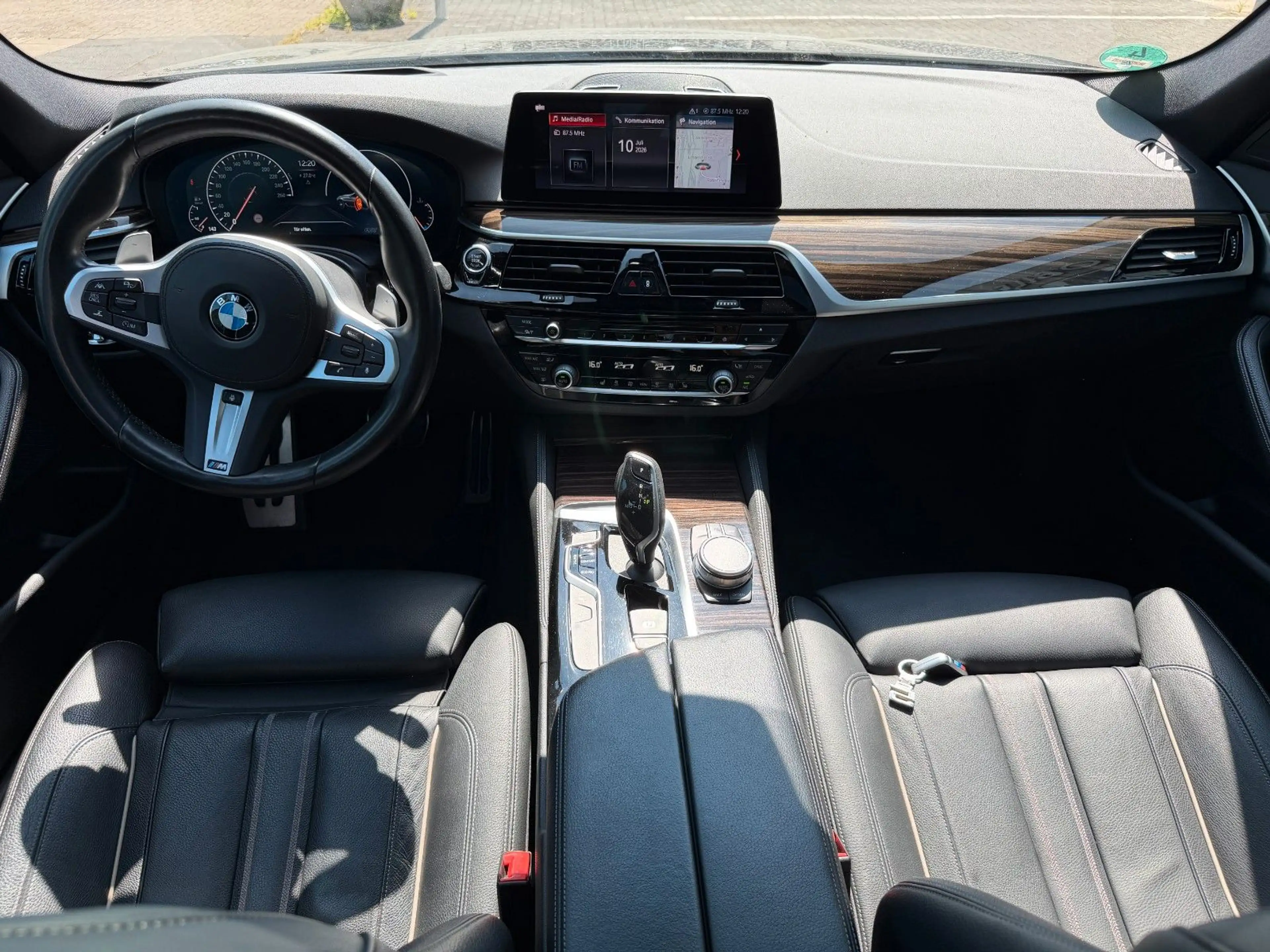 BMW 530 d M Sportpaket/19Zoll/Anhäng/360°Kam/LED-Sch — photo 10