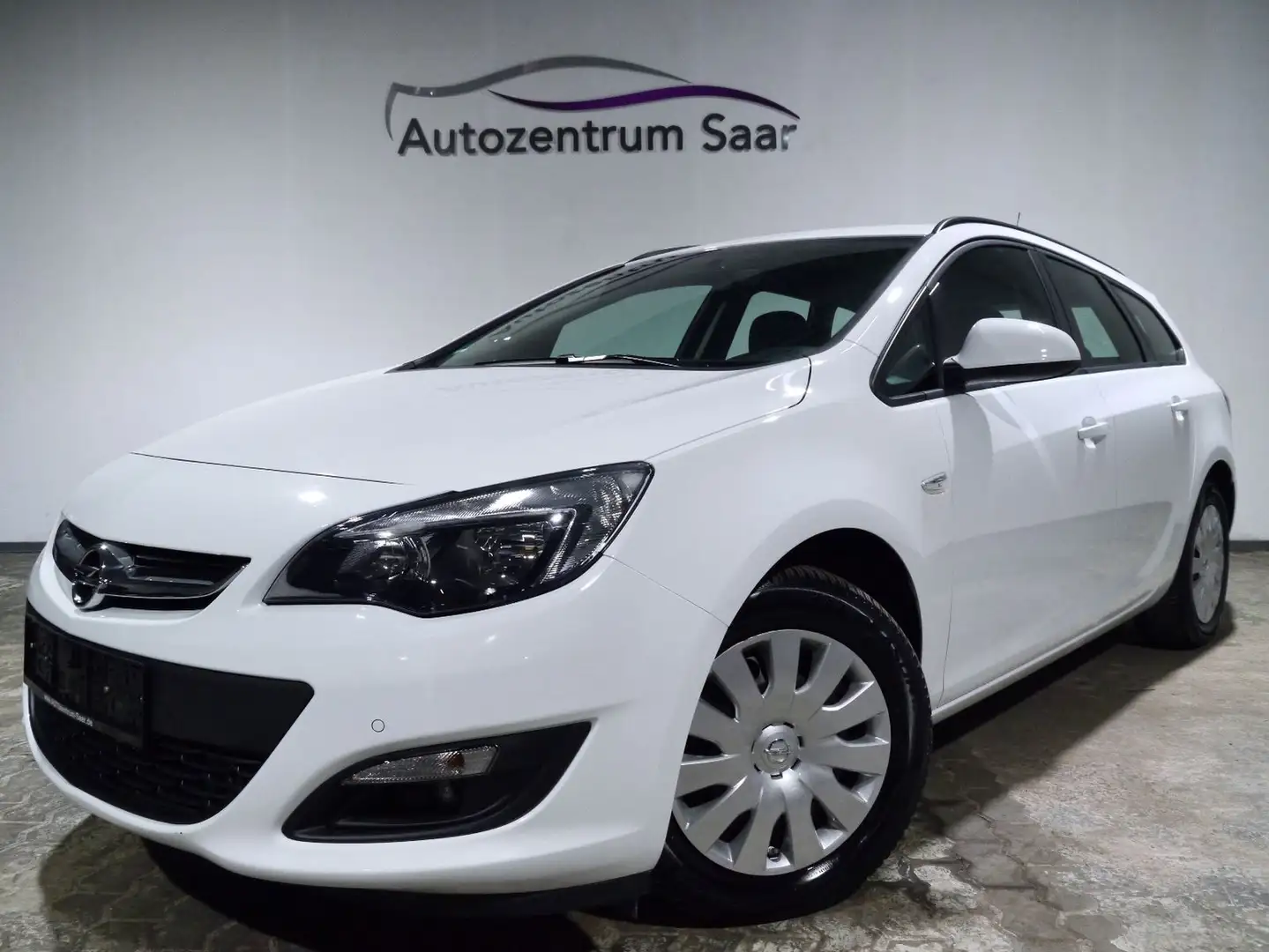 Opel Astra J Sports Tourer Automatik Klima AHK PDC Wit - 1