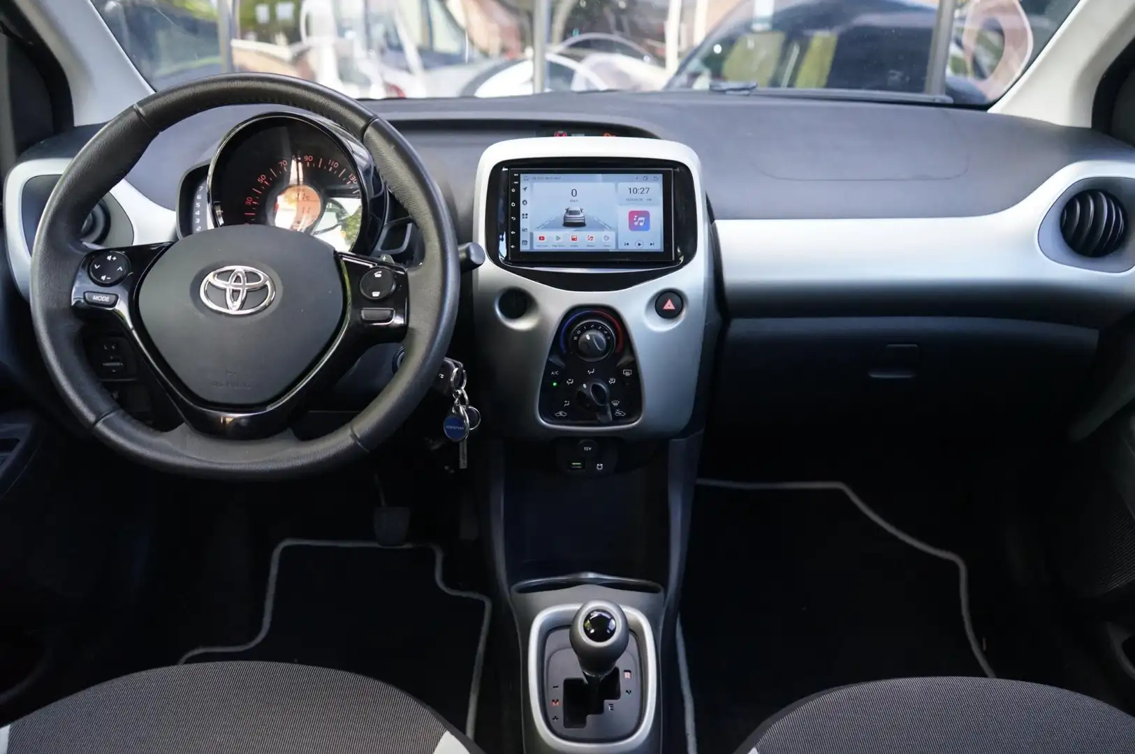 Toyota Aygo 1.0 VVT-i x-play, Airco, 360 camera, Bluetooth, Na Gri - 2