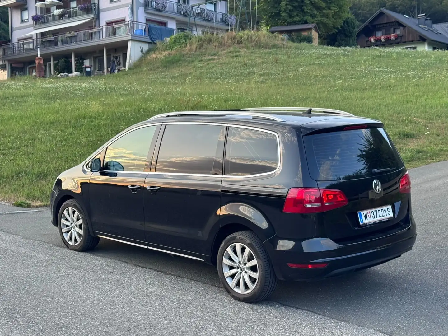 Volkswagen Sharan 2.0 TDI DSG BlueMotion Technology Highline - 1