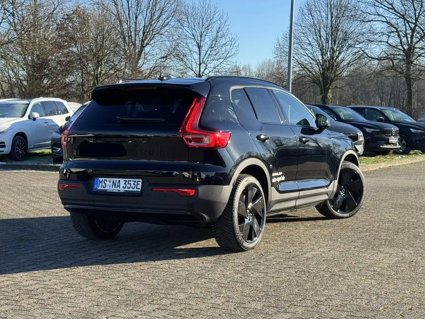 Volvo EX40 EX40 Single Extended Range Plus Black Edition Schwarz - 2