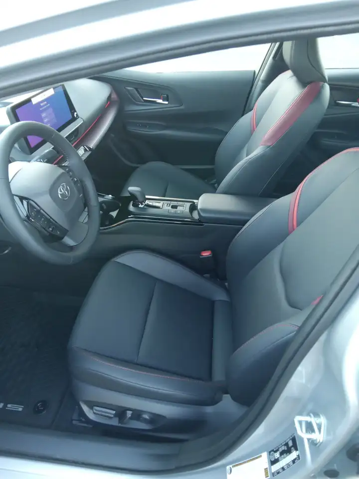 Toyota Prius снимка Toyota Prius